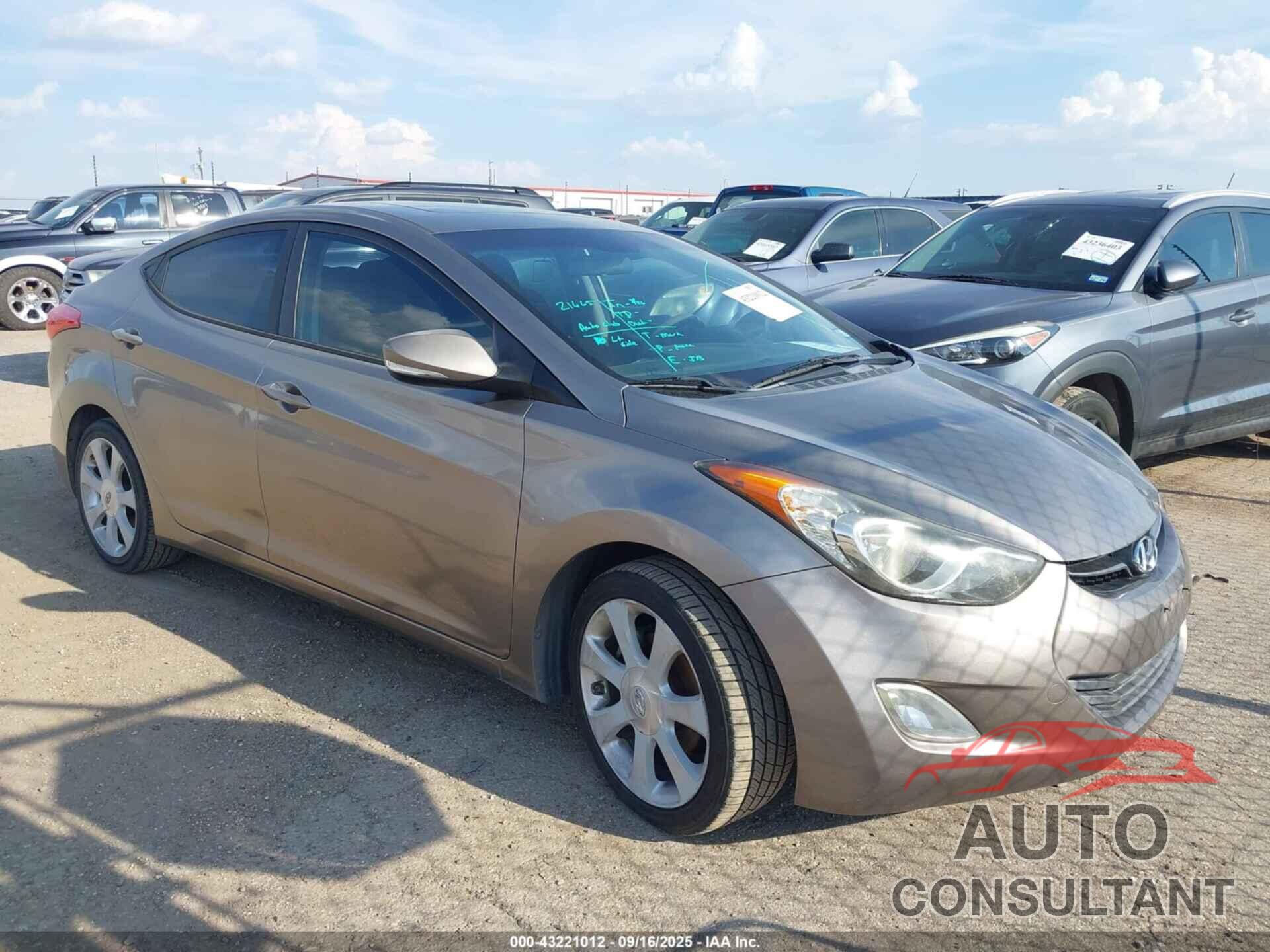 HYUNDAI ELANTRA 2012 - 5NPDH4AE7CH106819