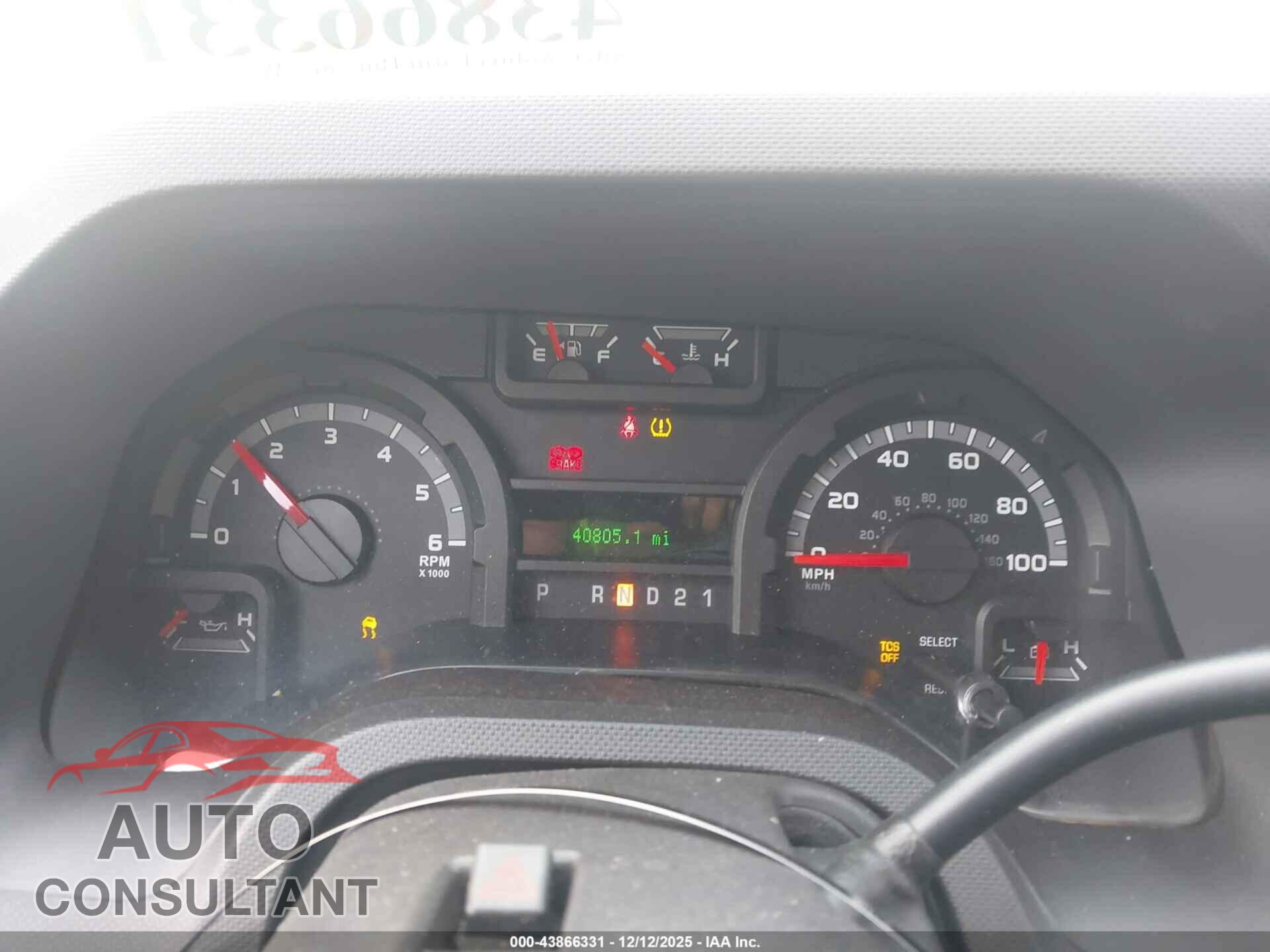 FORD E-350 SUPER DUTY 2011 - 1FBSS3BL7BDB08515