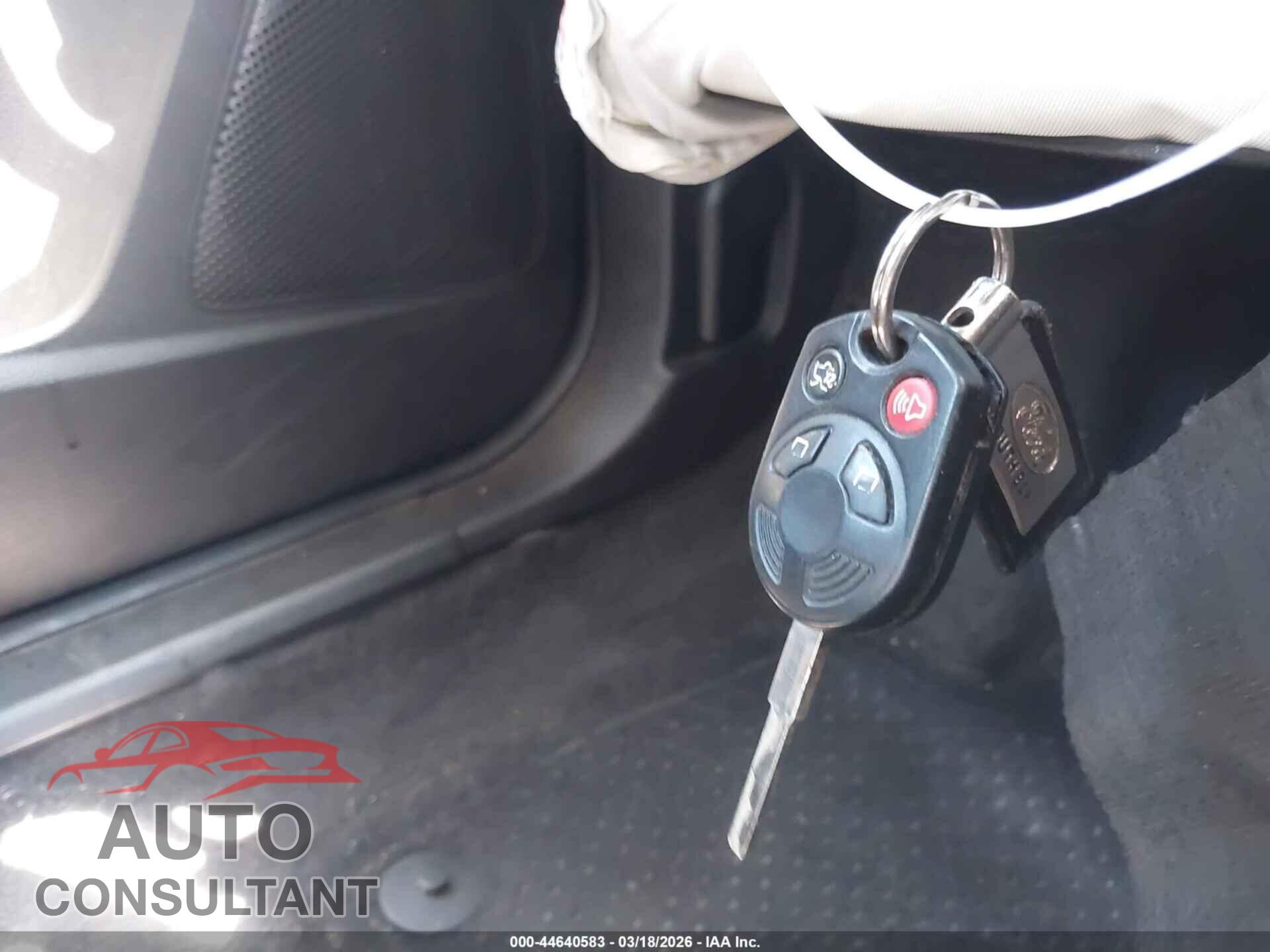 FORD FOCUS 2018 - 1FADP3F2XJL220663