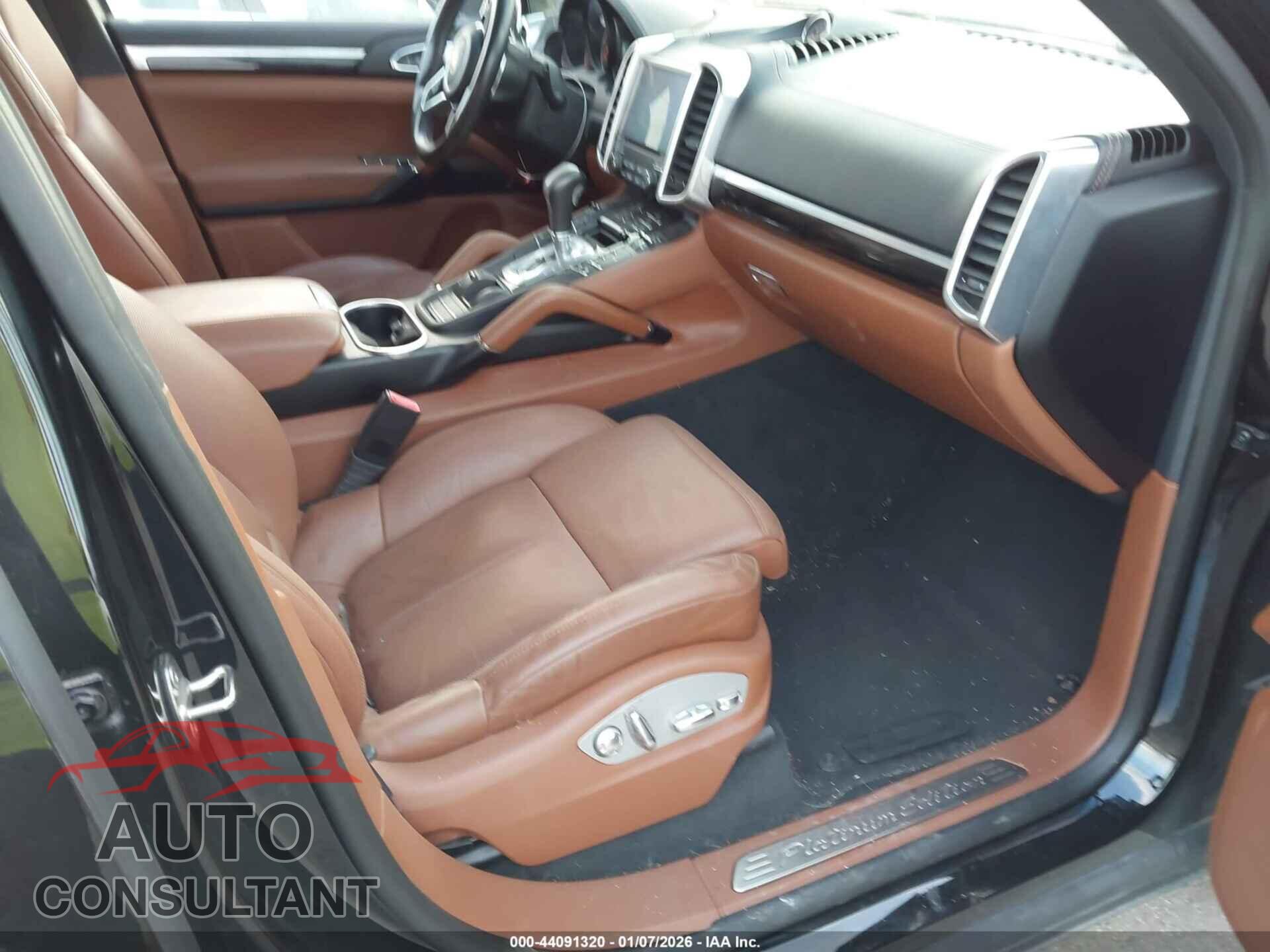 PORSCHE CAYENNE 2018 - WP1AA2A21JKA05273