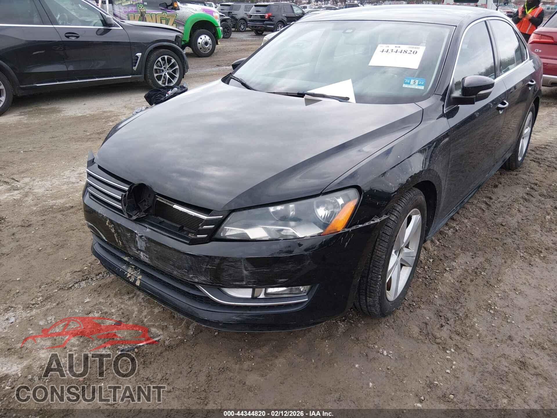 VOLKSWAGEN PASSAT 2015 - 1VWAT7A34FC076676