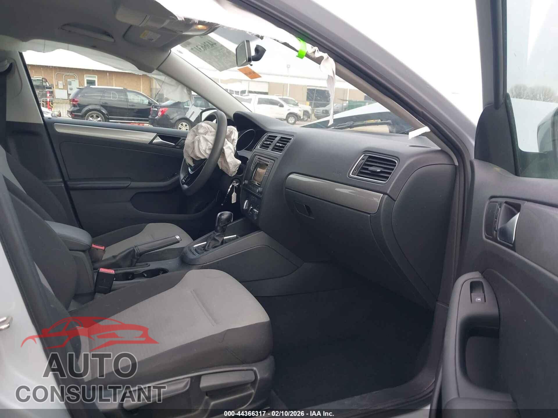 VOLKSWAGEN JETTA 2017 - 3VW2B7AJ0HM363956