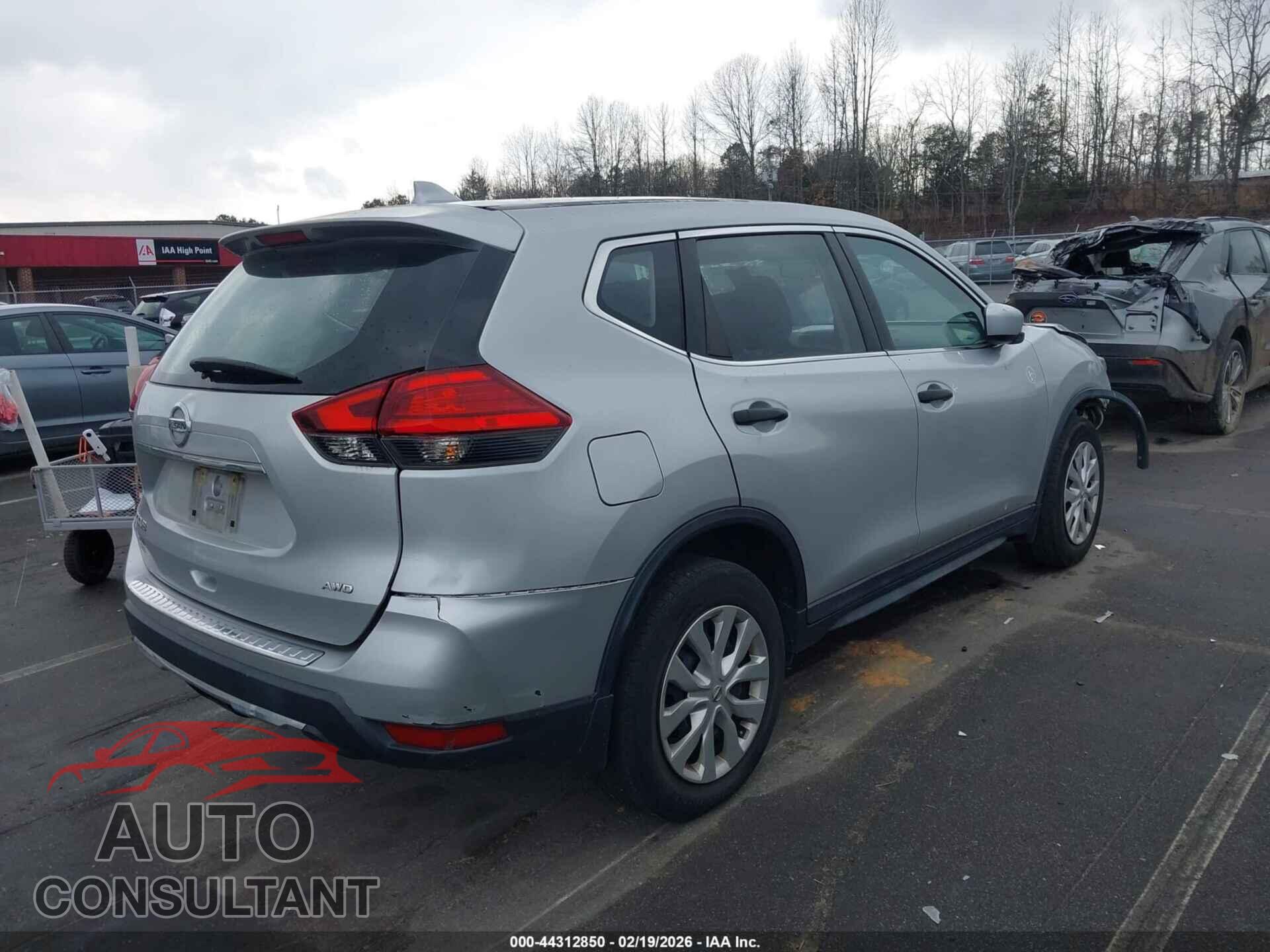 NISSAN ROGUE 2017 - KNMAT2MV7HP546827