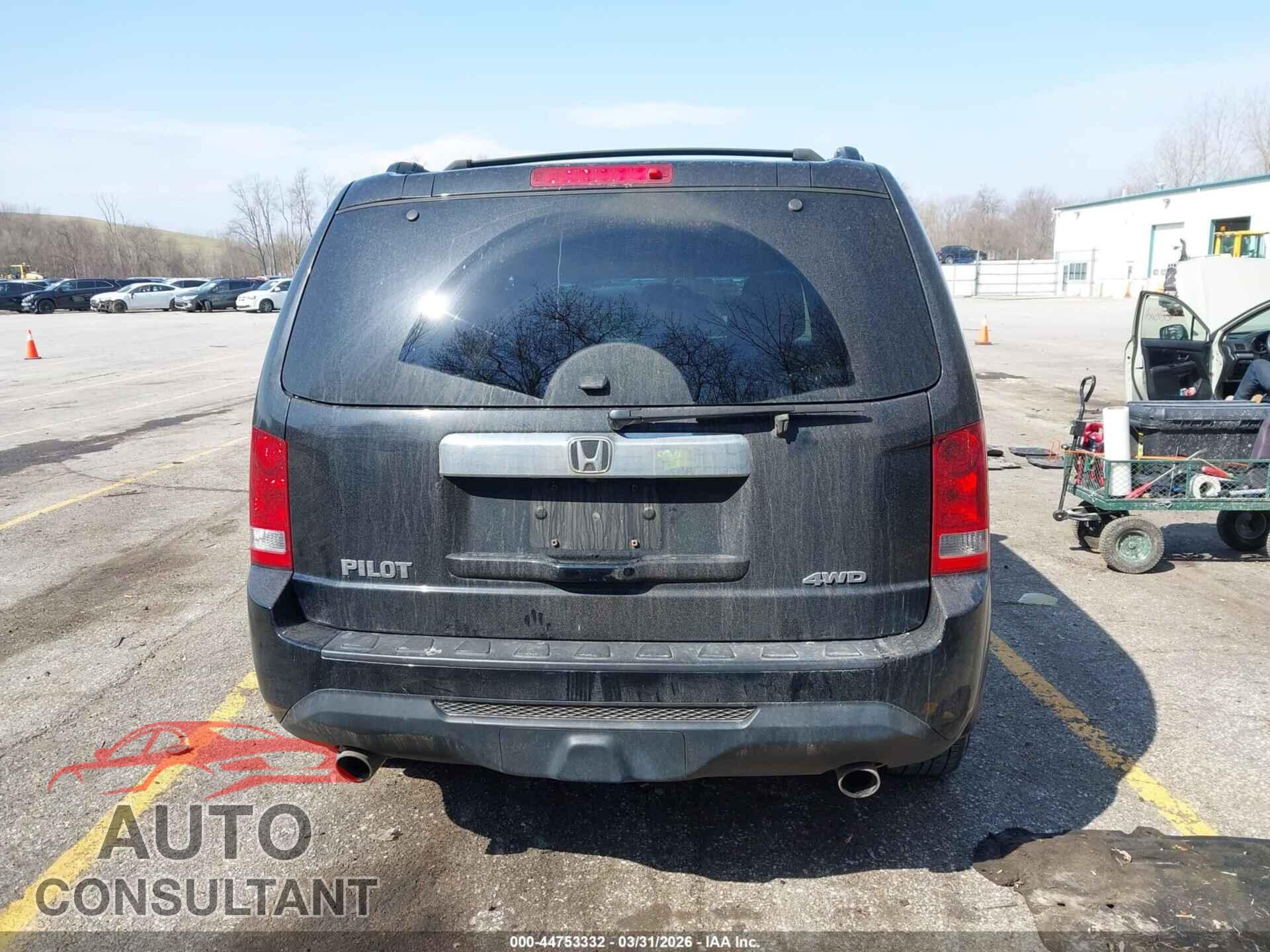 HONDA PILOT 2013 - 5FNYF4H50DB048758