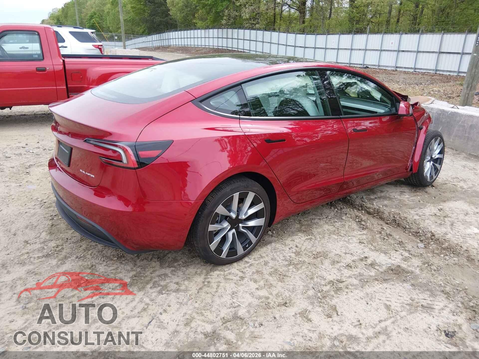 TESLA MODEL 3 2024 - 5YJ3E1EB3RF843249