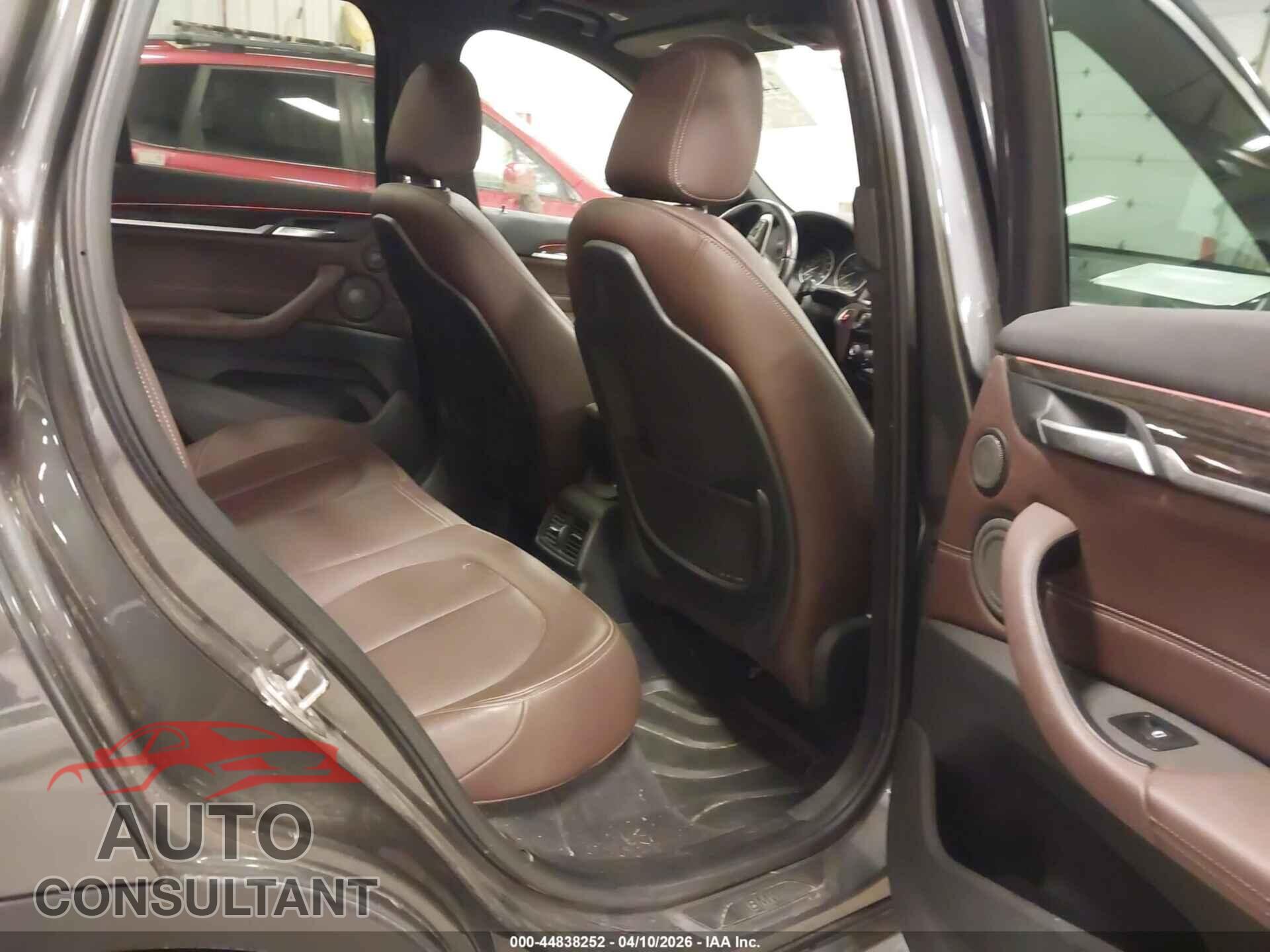 BMW X1 2017 - WBXHT3C38H5F76361