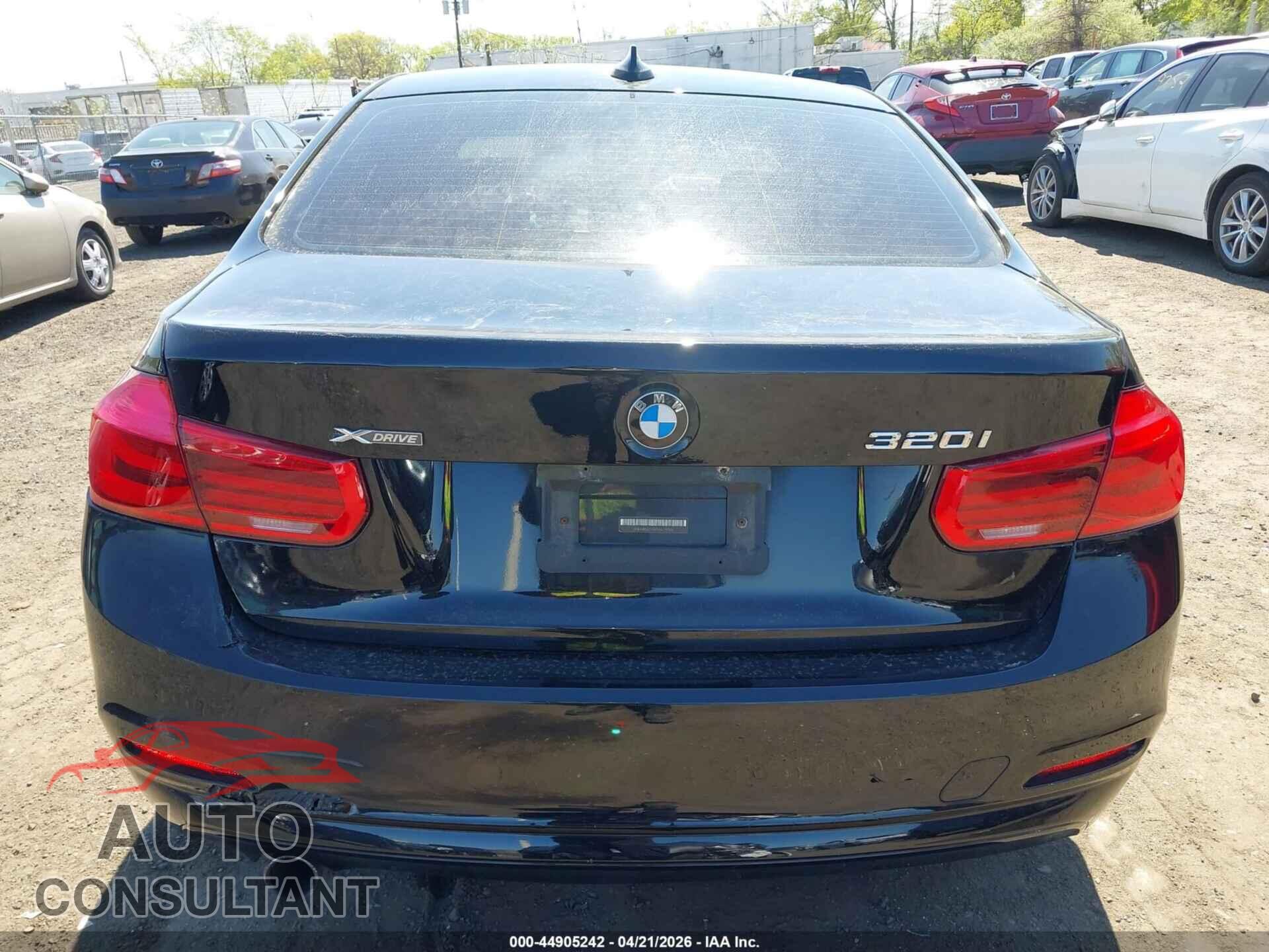 BMW 320I 2016 - WBA8E5G5XGNU19356