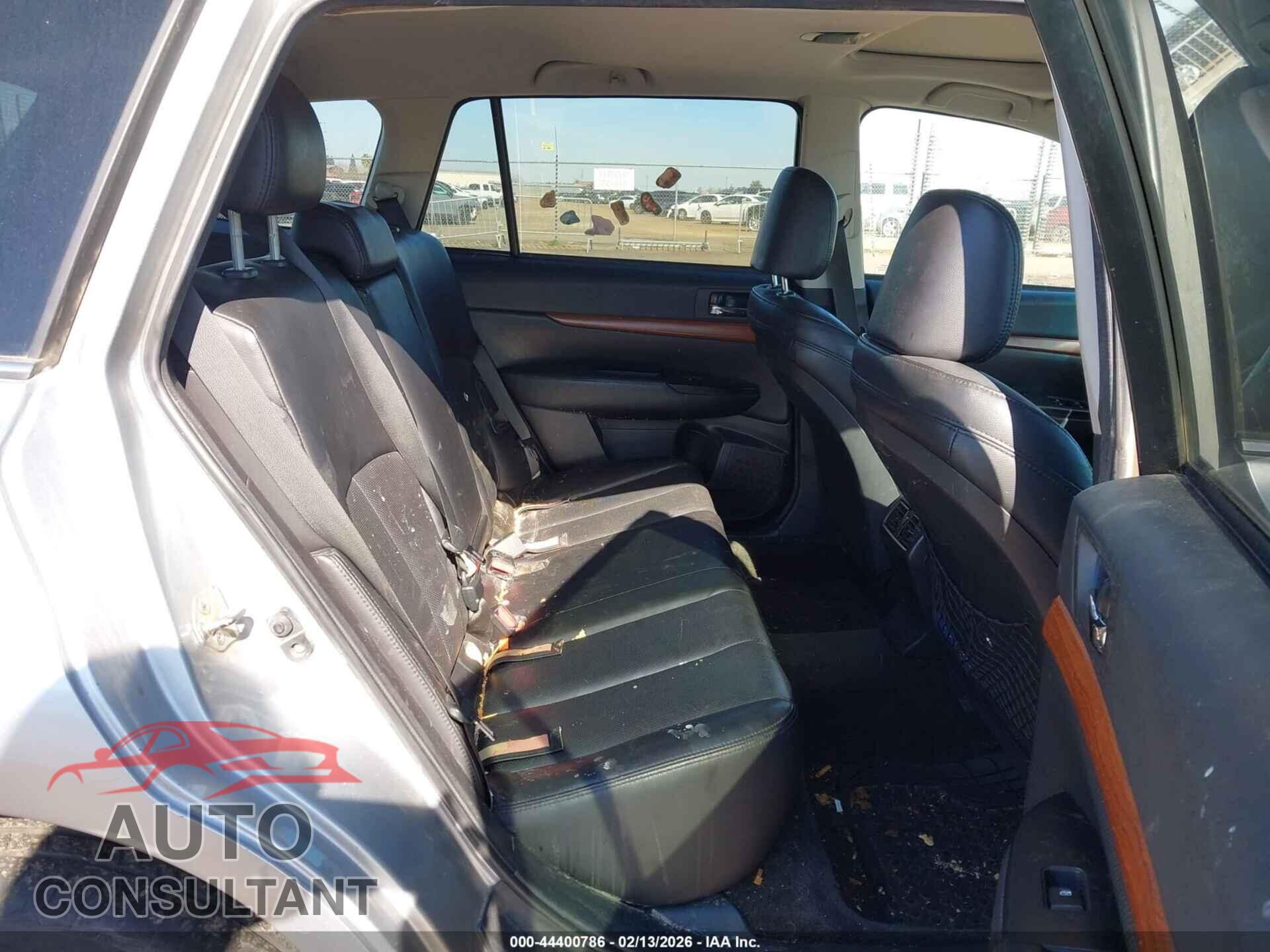SUBARU OUTBACK 2013 - 4S4BRBLC6D3207489