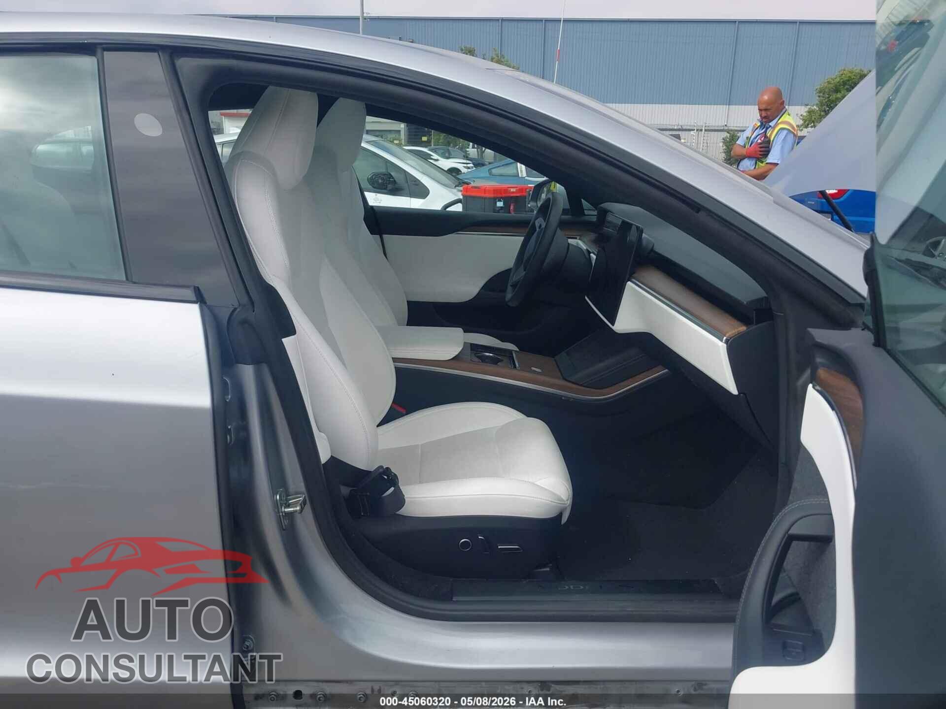 TESLA MODEL S 2024 - 5YJSA1E53RF545219