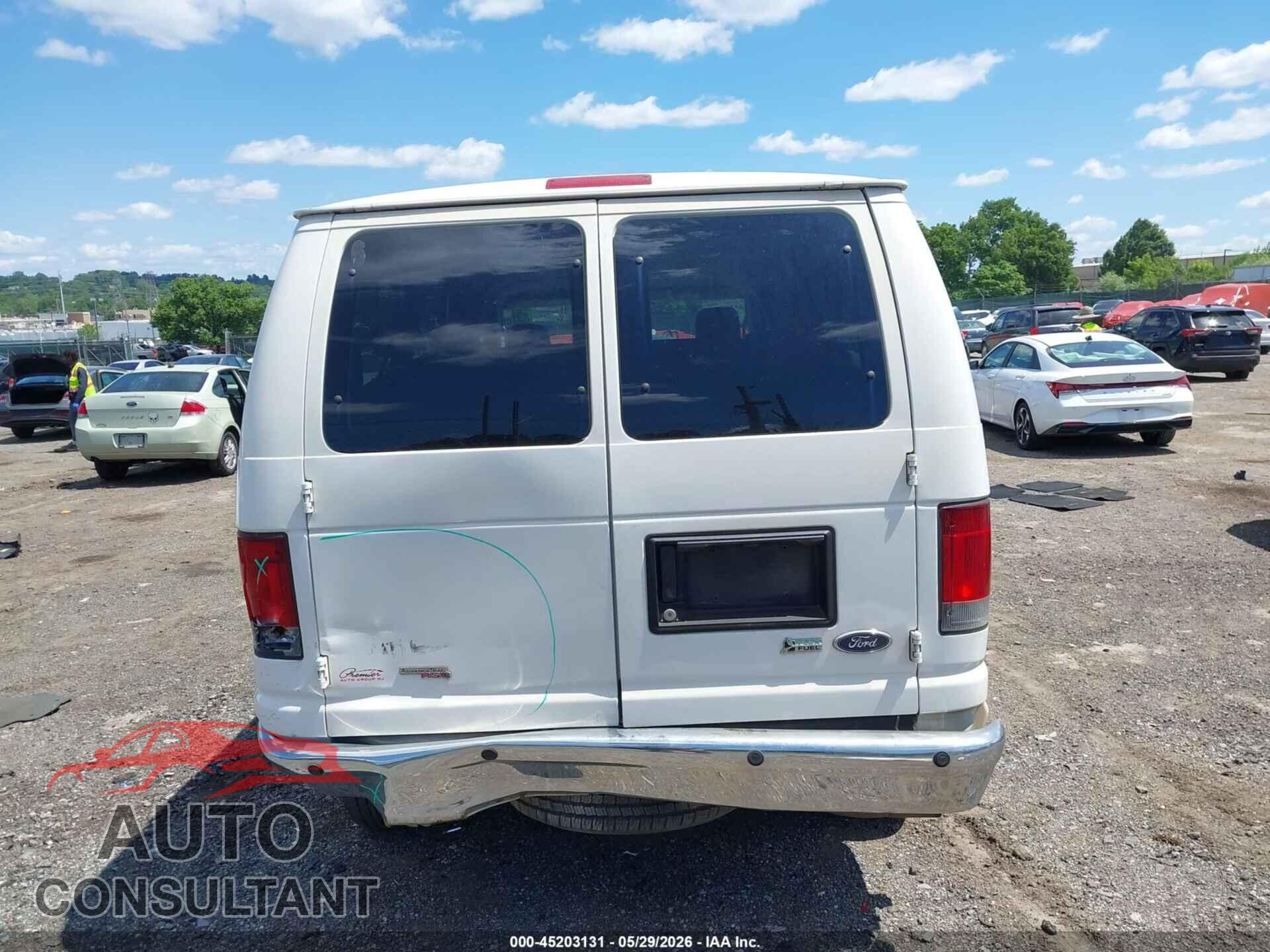 FORD E-350 SUPER DUTY 2011 - 1FBNE3BL3BDB09228