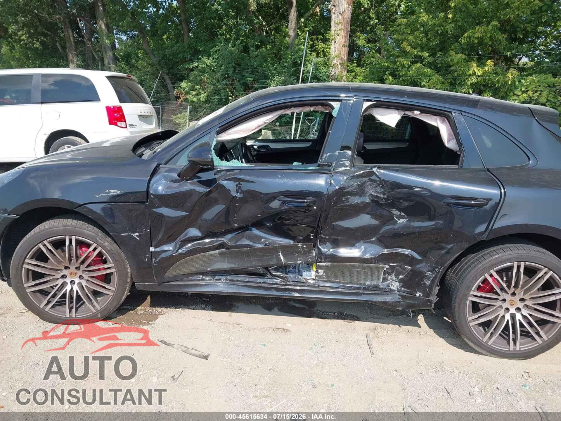 PORSCHE MACAN 2015 - WP1AF2A59FLB99015