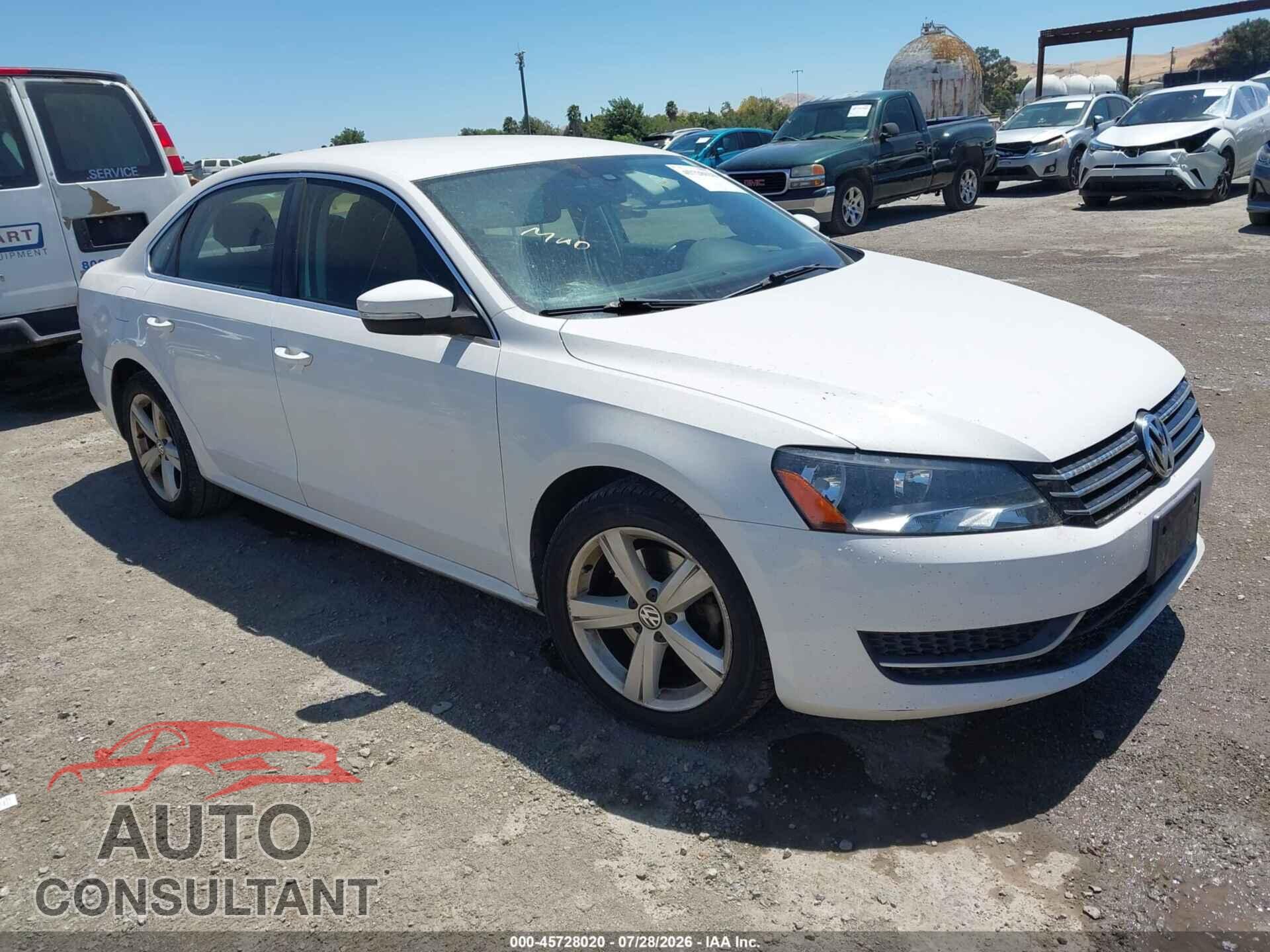 VOLKSWAGEN PASSAT 2013 - 1VWBP7A31DC044452