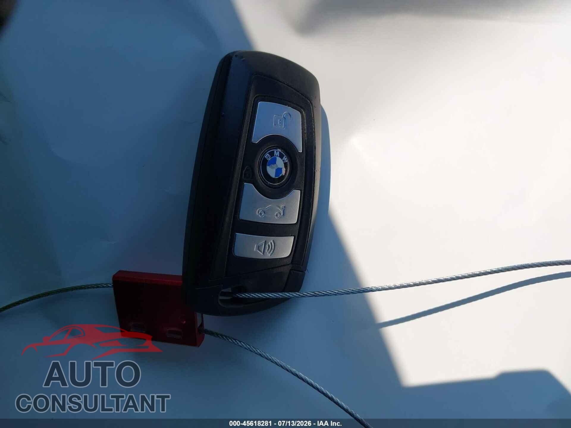 BMW 528I 2012 - WBAXH5C59CDW11697