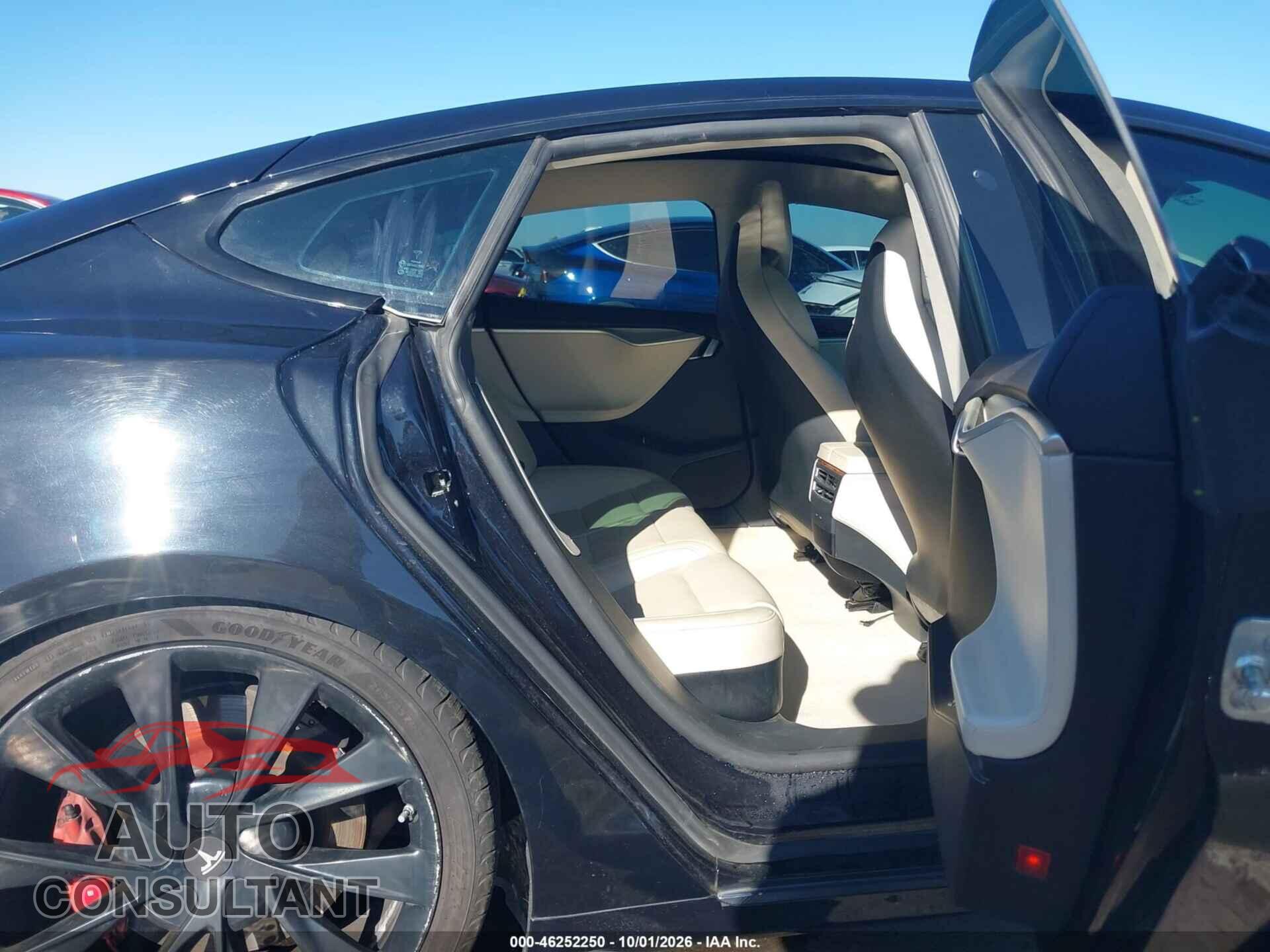 TESLA MODEL S 2018 - 5YJSA1E4XJF241462