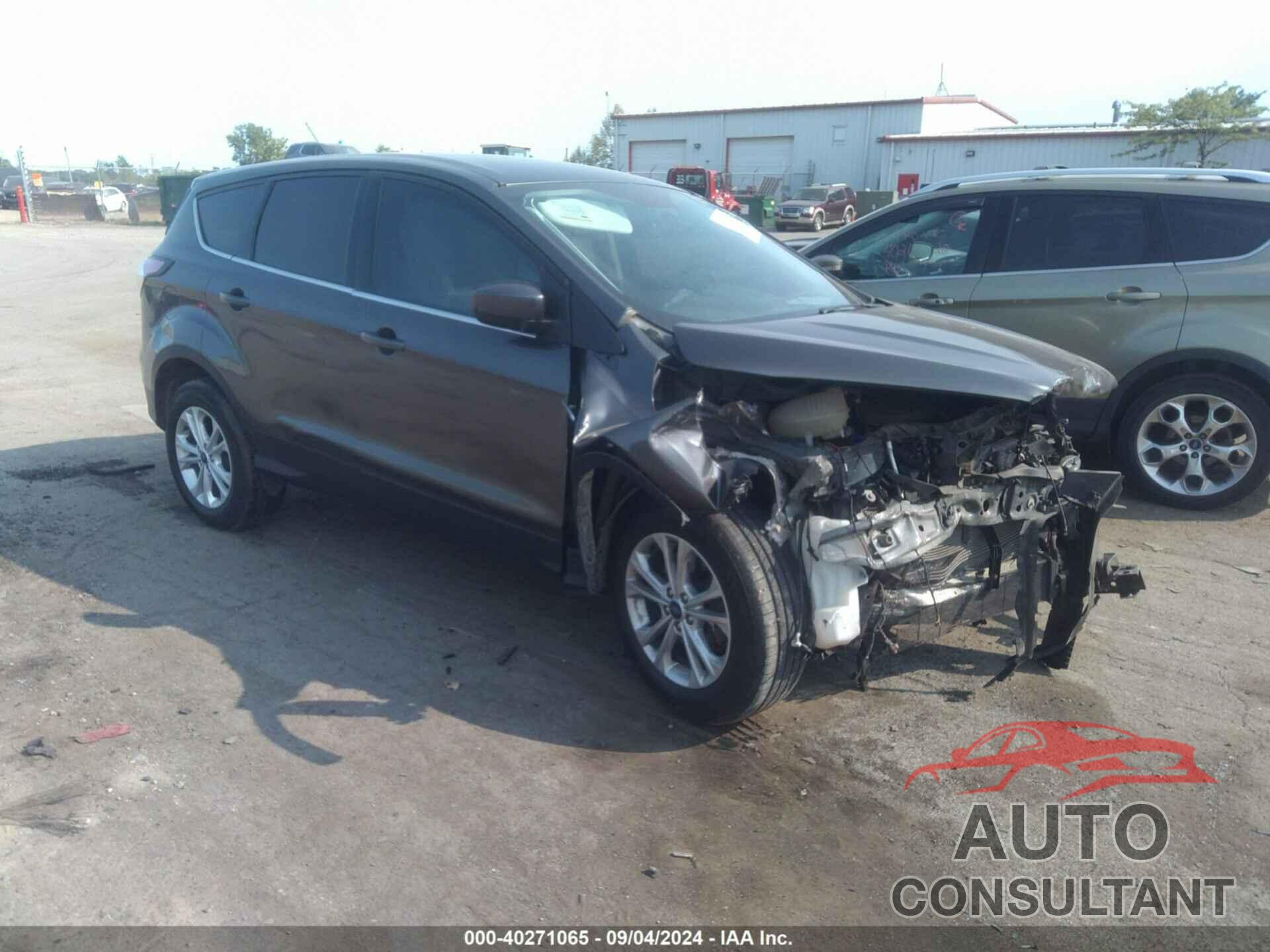 FORD ESCAPE 2017 - 1FMCU9GDXHUD79345