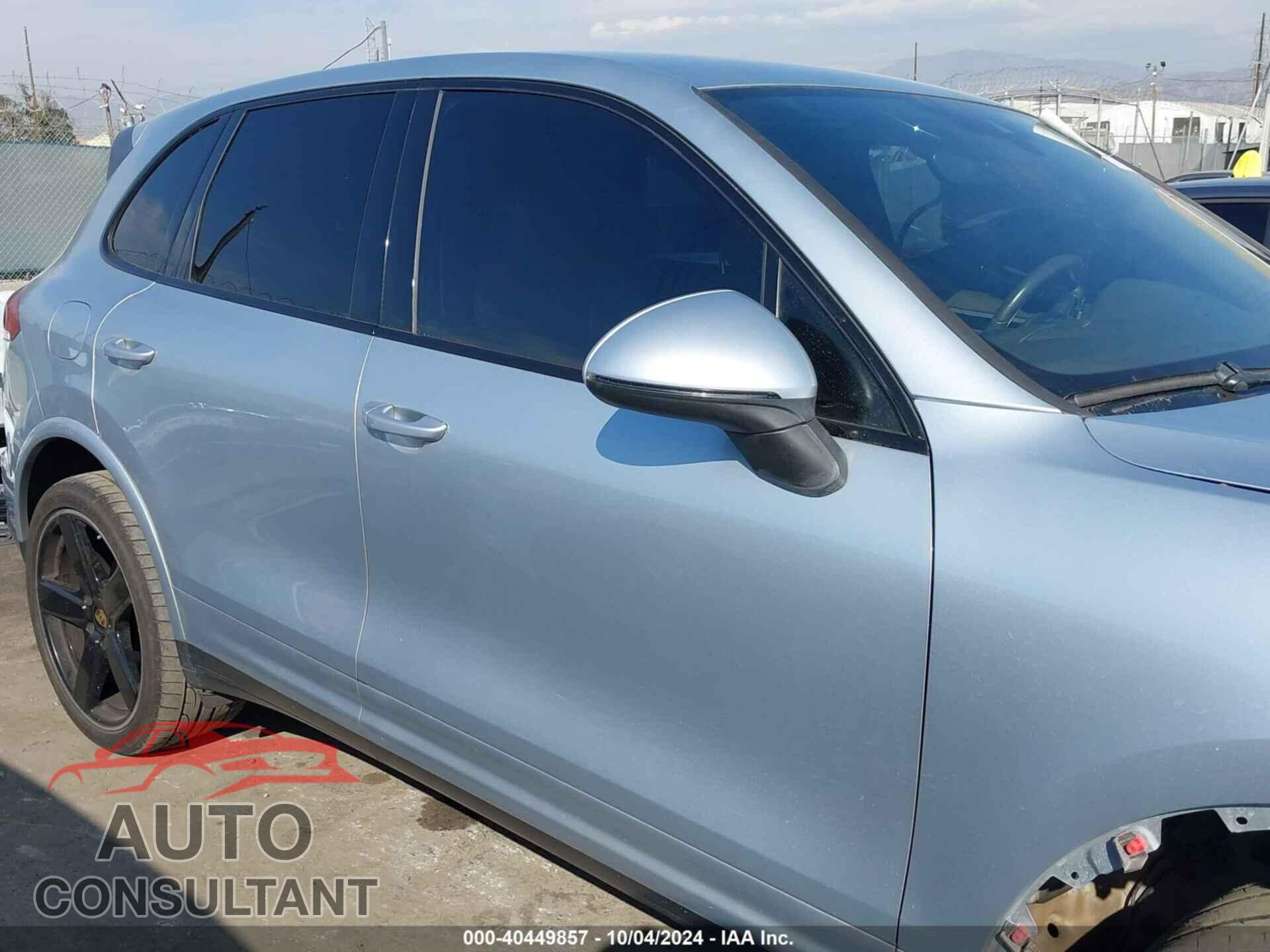 PORSCHE CAYENNE 2017 - WP1AA2A20HKA80556
