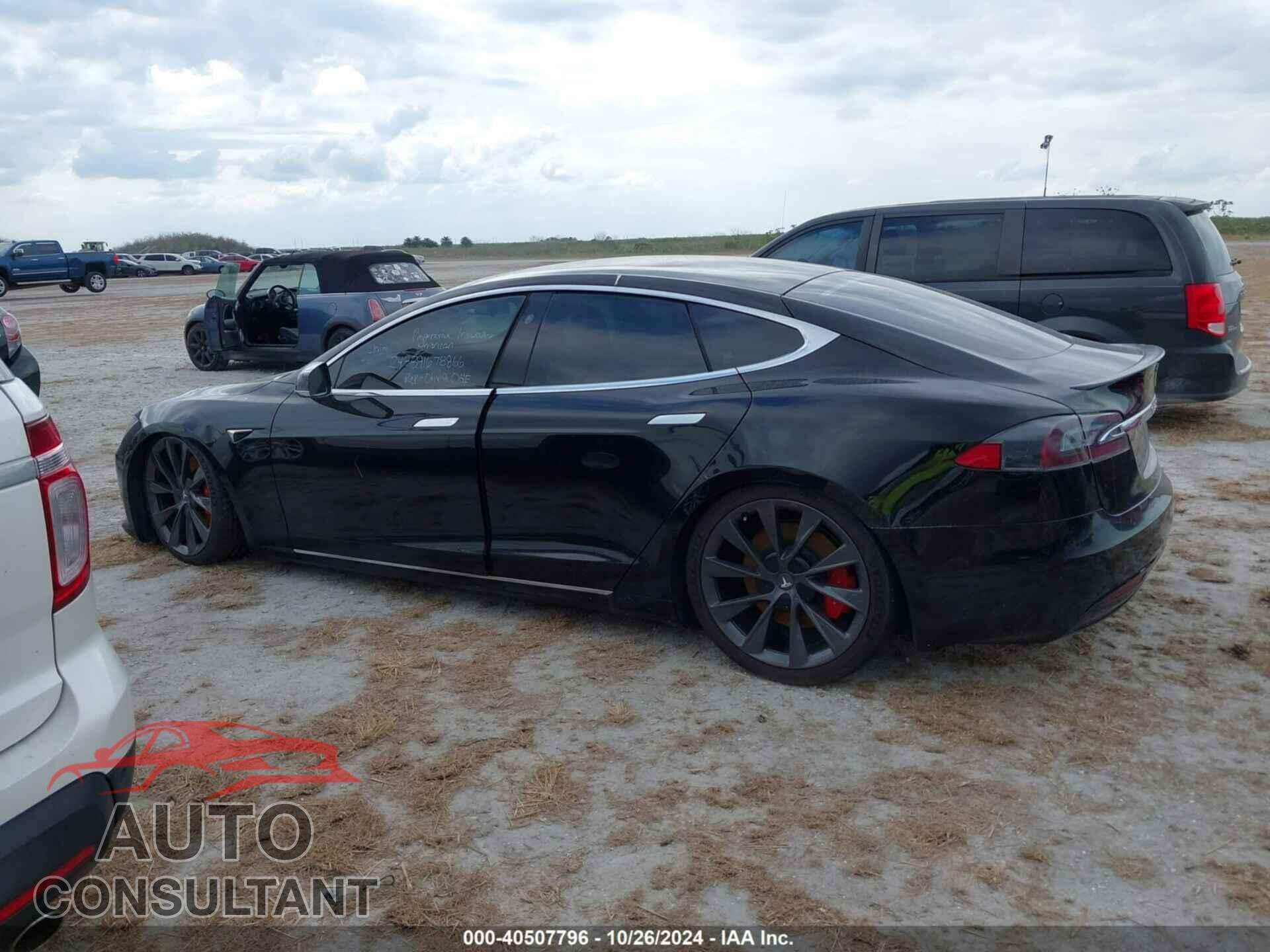 TESLA MODEL S 2020 - 5YJSA1E43LF358982