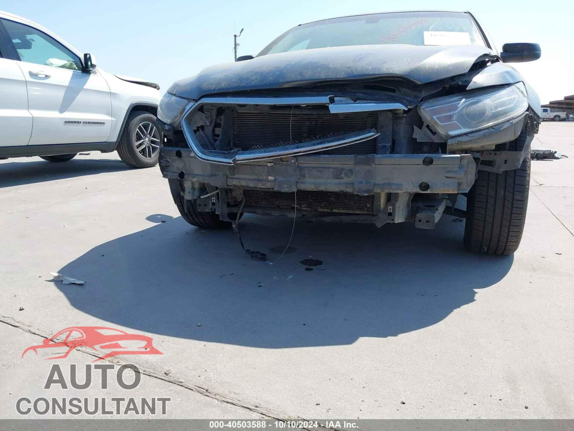 FORD TAURUS 2018 - 1FAHP2D87JG104106
