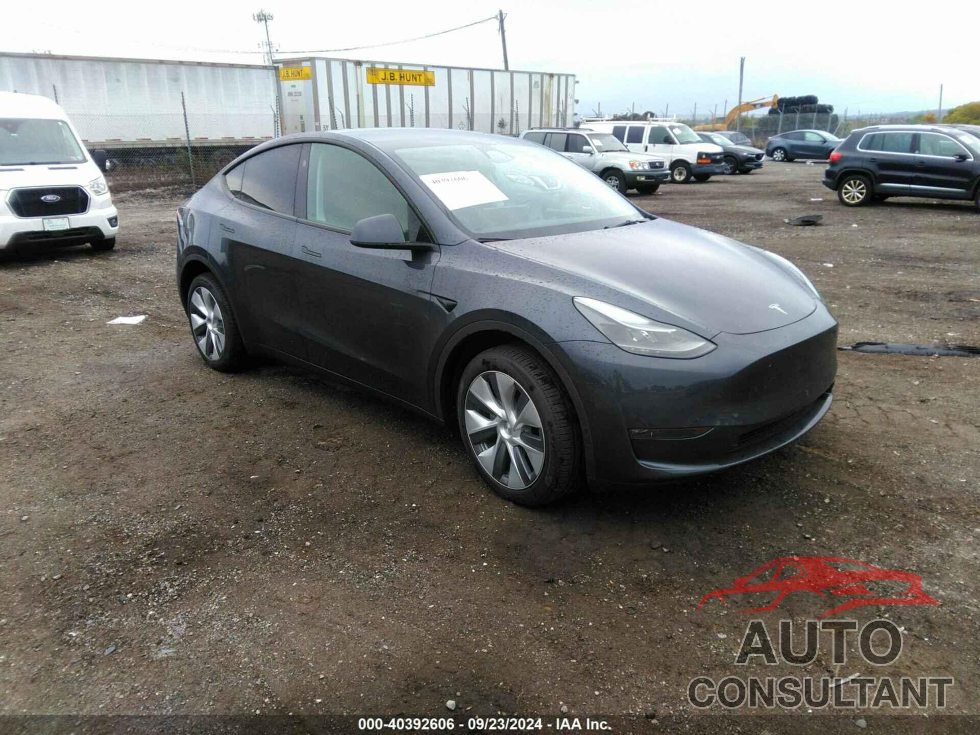 TESLA MODEL Y 2024 - 7SAYGDEE5RA274514