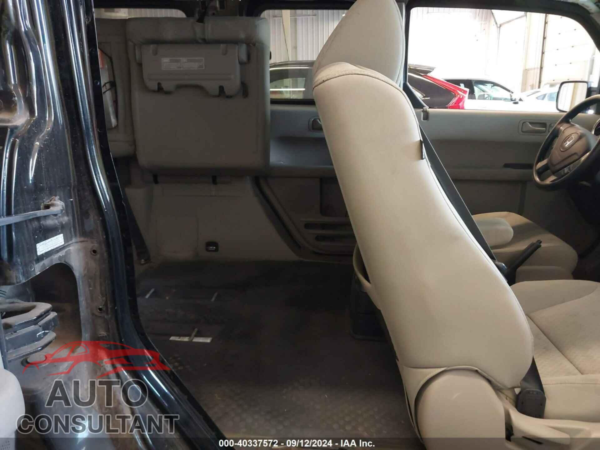 HONDA ELEMENT 2011 - 5J6YH2H76BL003750
