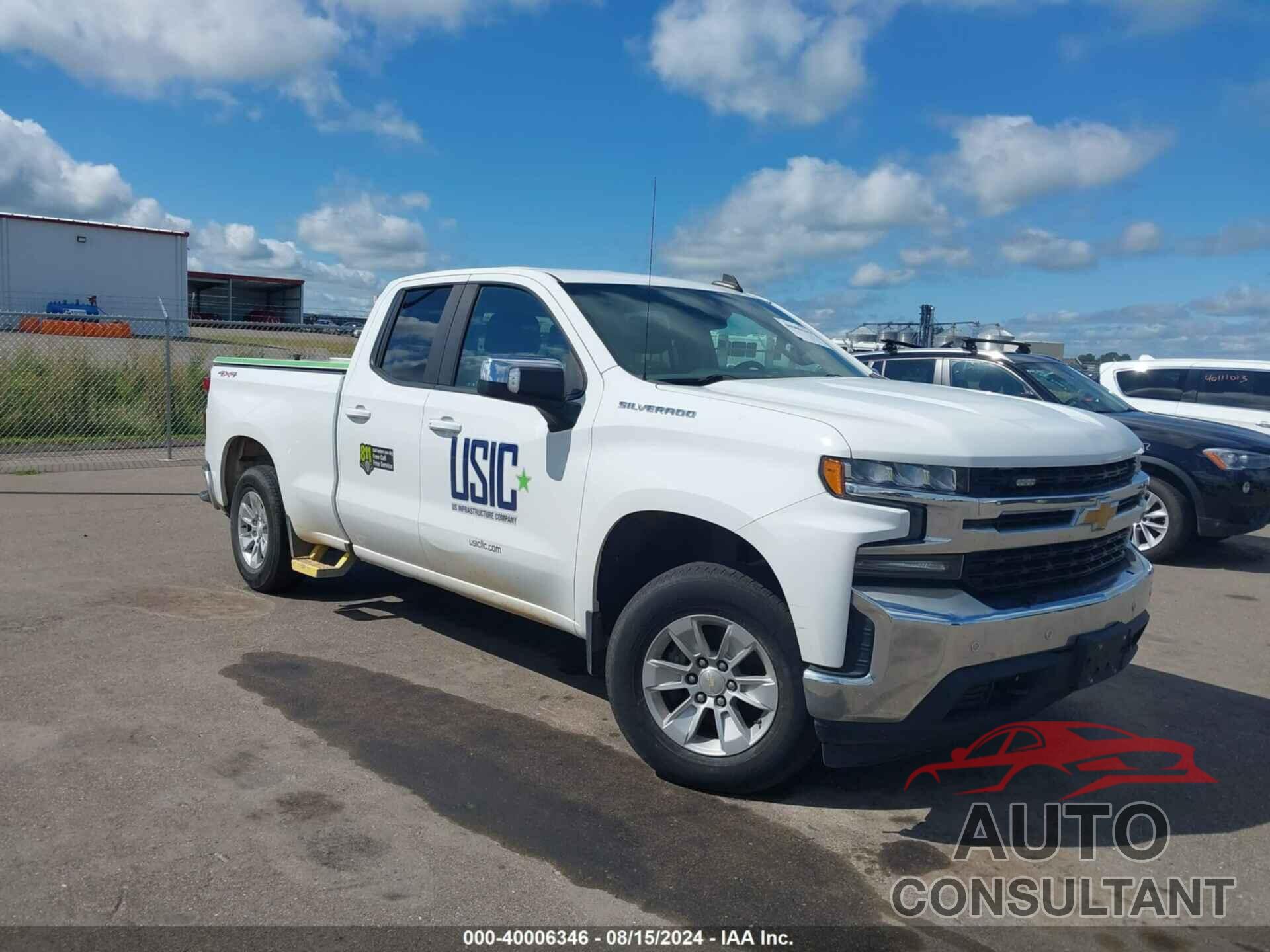 CHEVROLET SILVERADO 1500 2020 - 1GCRYDED1LZ290834