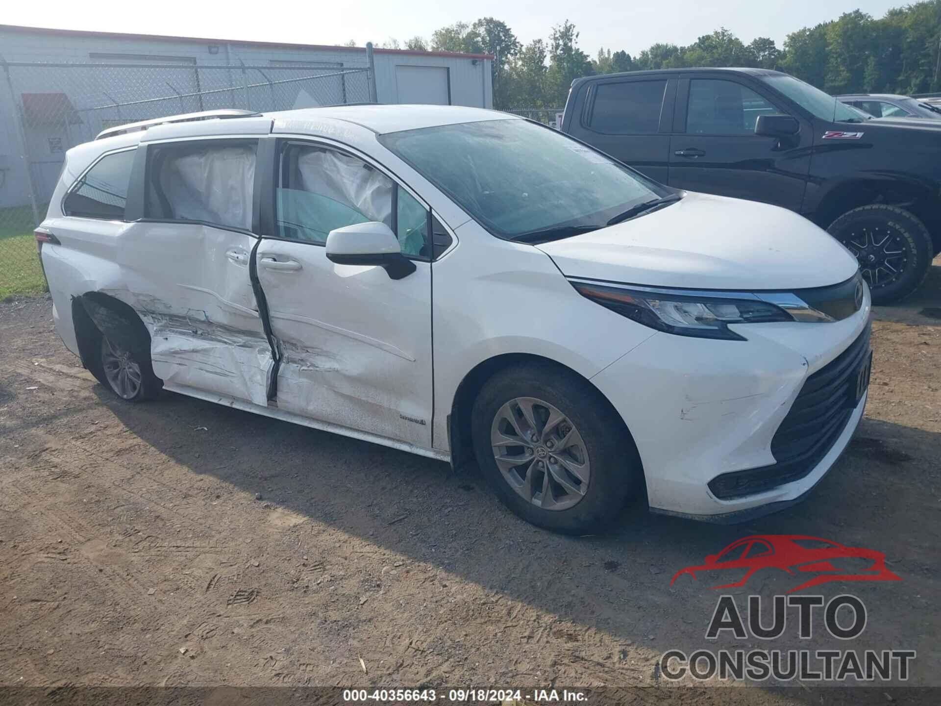 TOYOTA SIENNA 2021 - 5TDKRKEC7MS059451