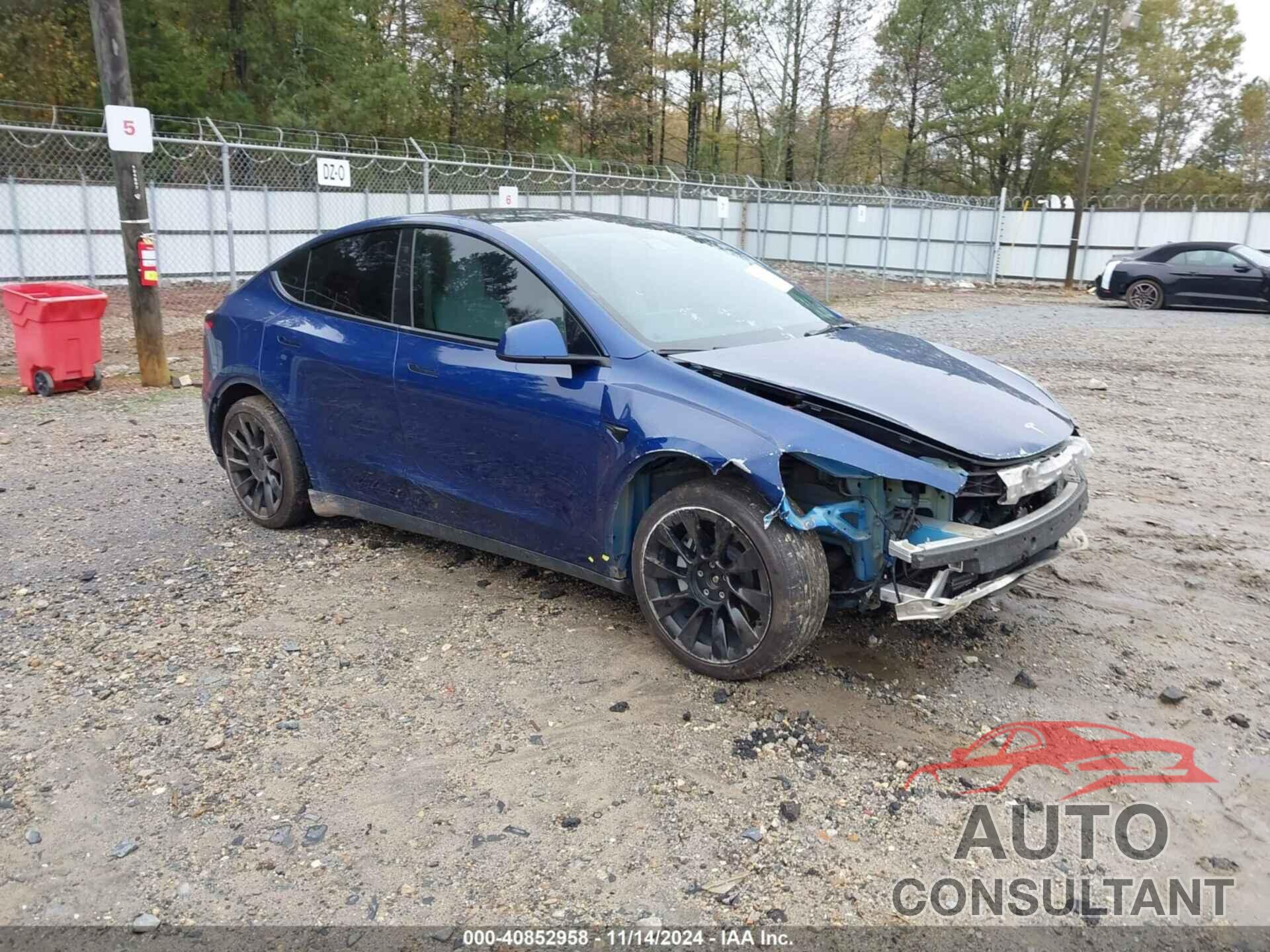 TESLA MODEL Y 2021 - 5YJYGDEE4MF112351