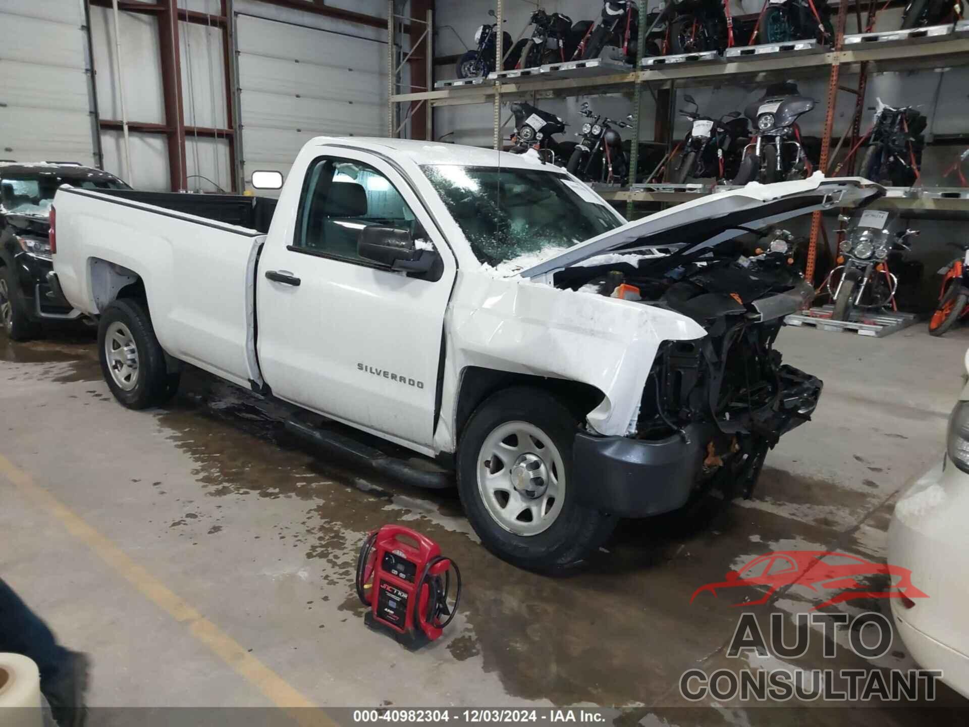 CHEVROLET SILVERADO 1500 2018 - 1GCNCNEC0JZ135487