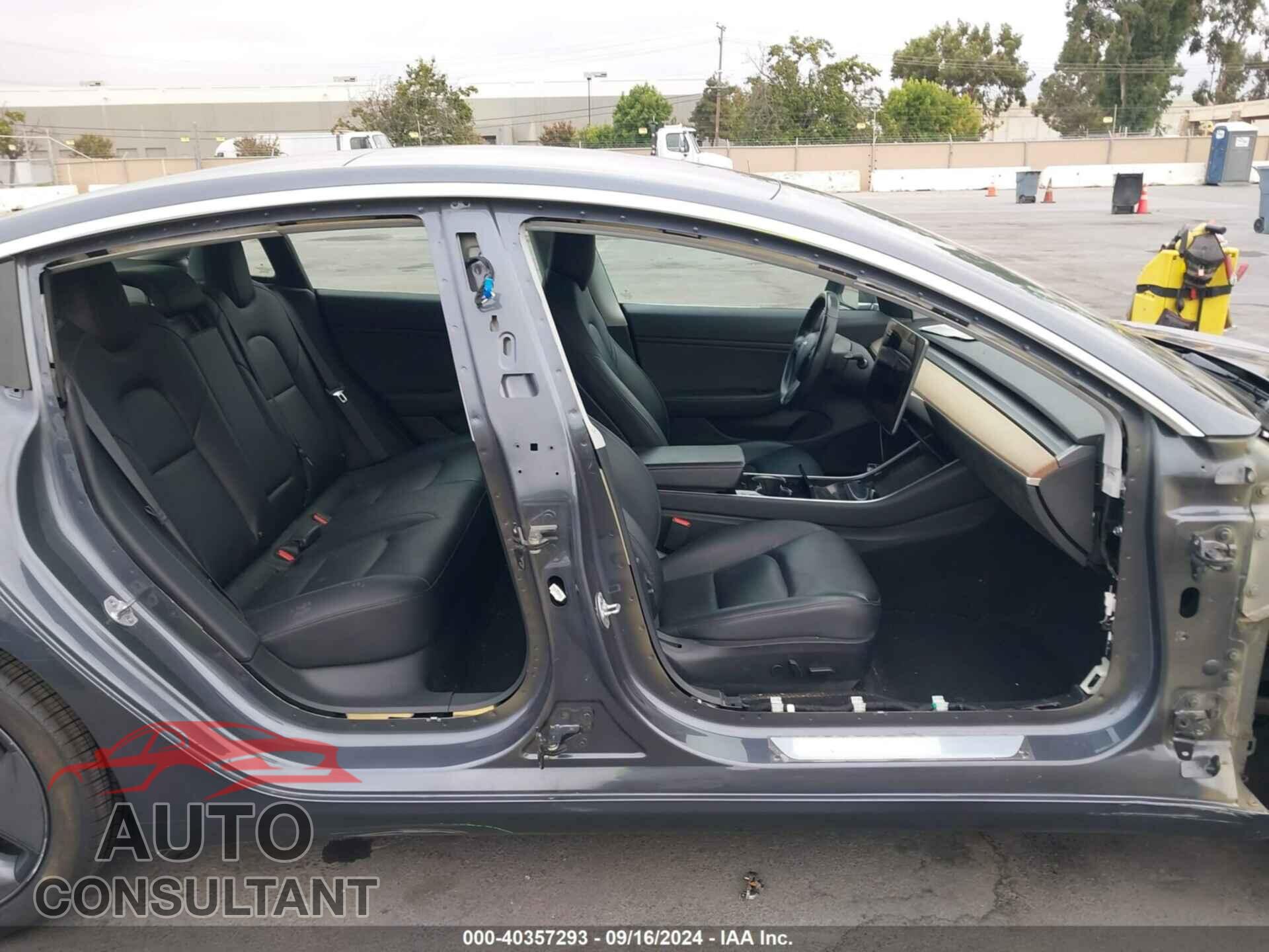 TESLA MODEL 3 2018 - 5YJ3E1EA1JF158713
