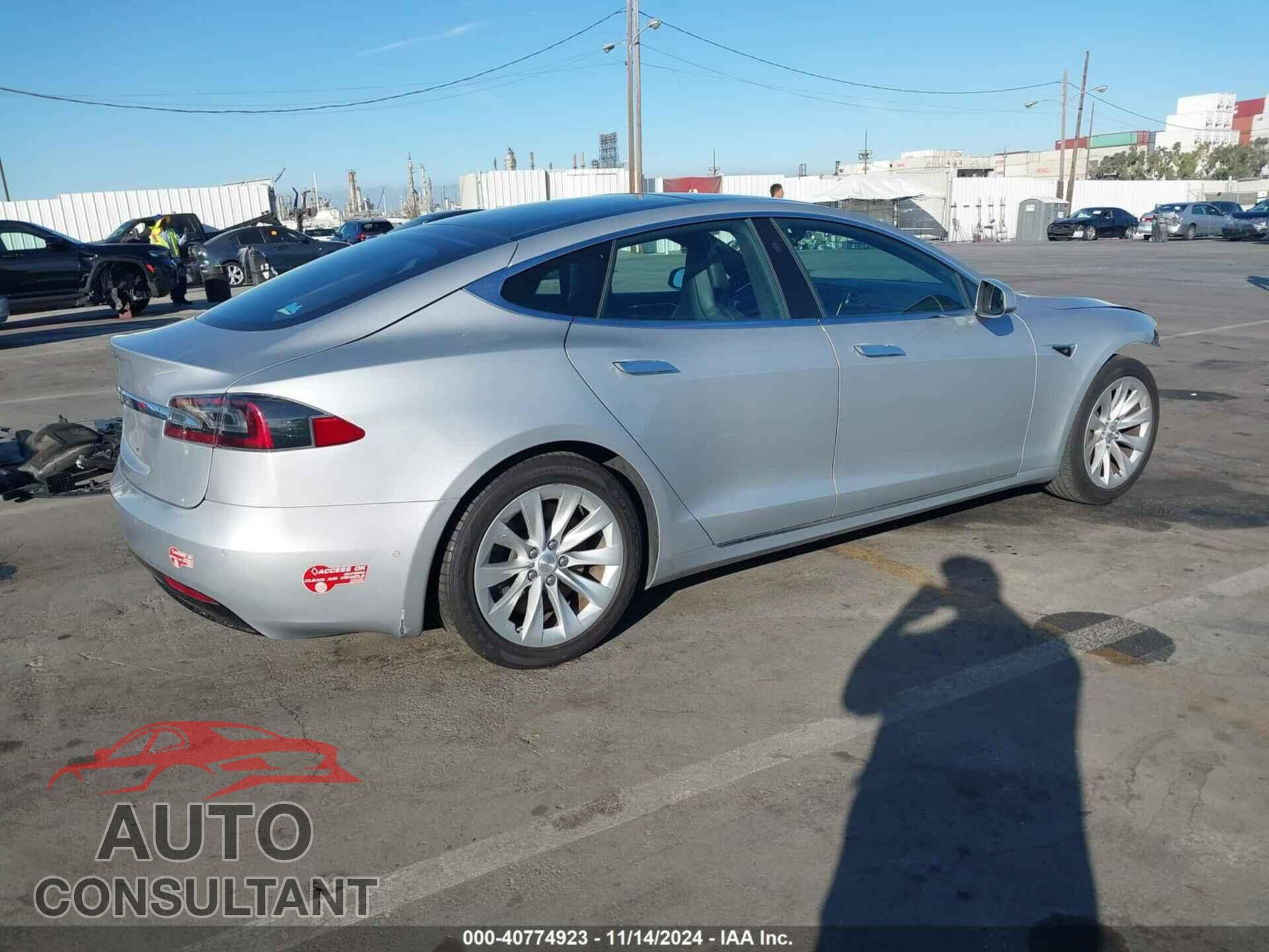 TESLA MODEL S 2017 - 5YJSA1E17HF184444