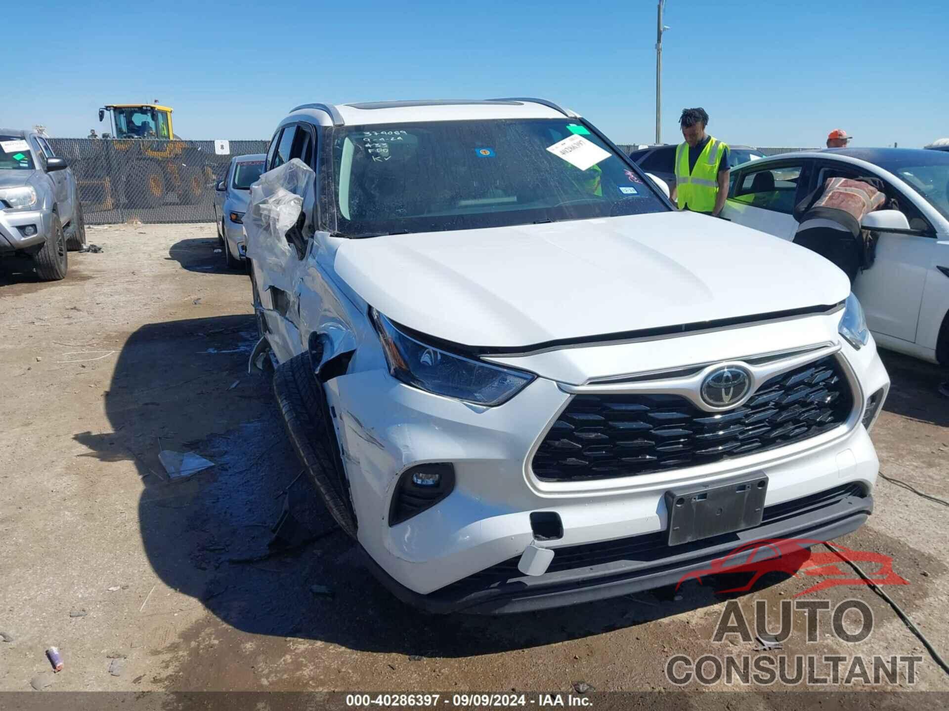 TOYOTA HIGHLANDER 2022 - 5TDGZRAH6NS099831