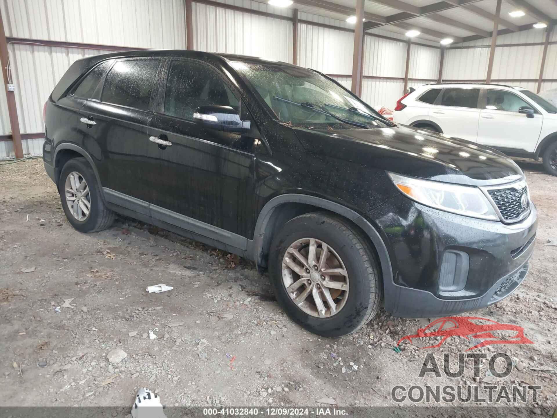 KIA SORENTO 2015 - 5XYKT3A64FG564290