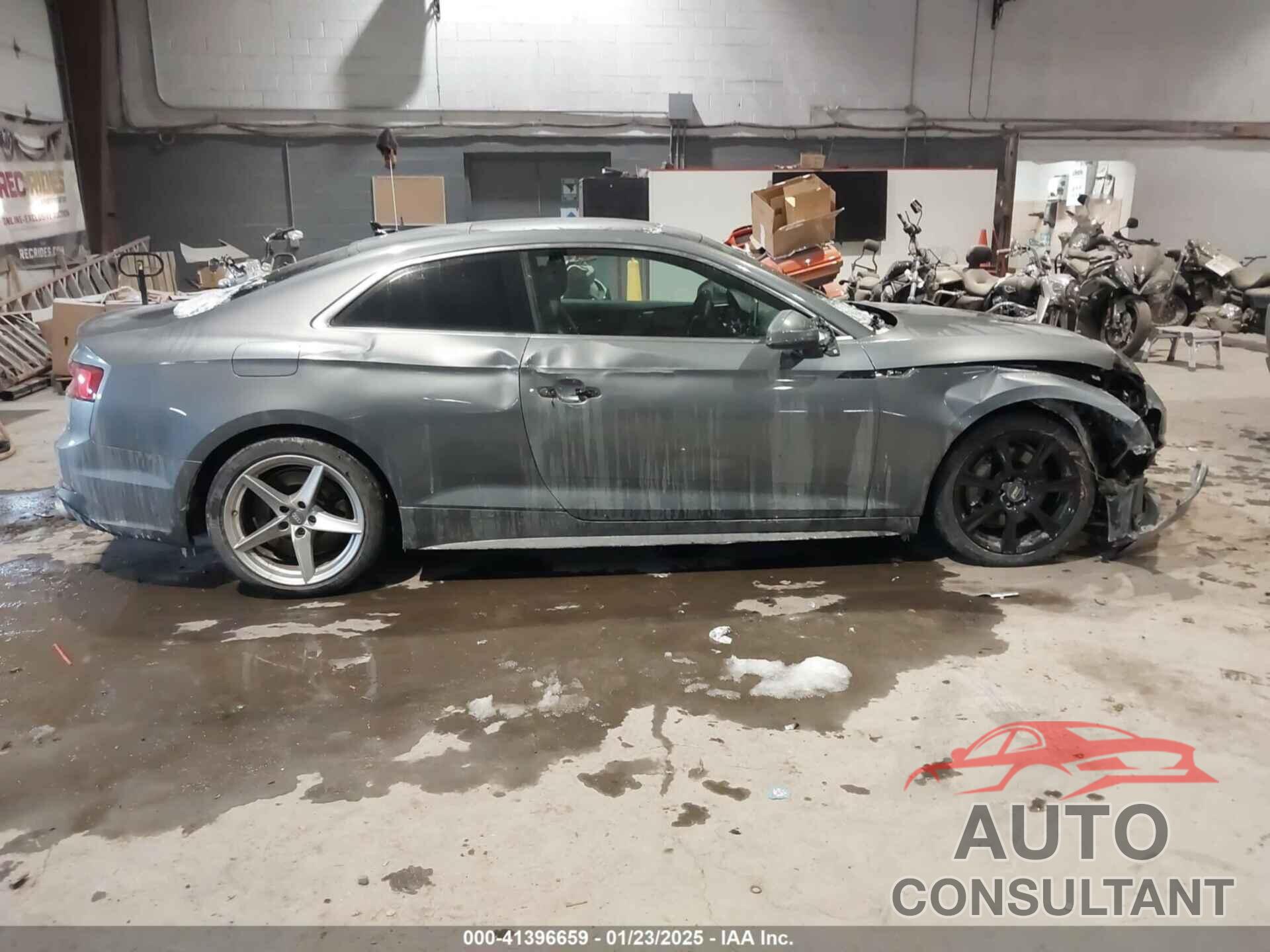 AUDI A5 2018 - WAUTNAF50JA011354