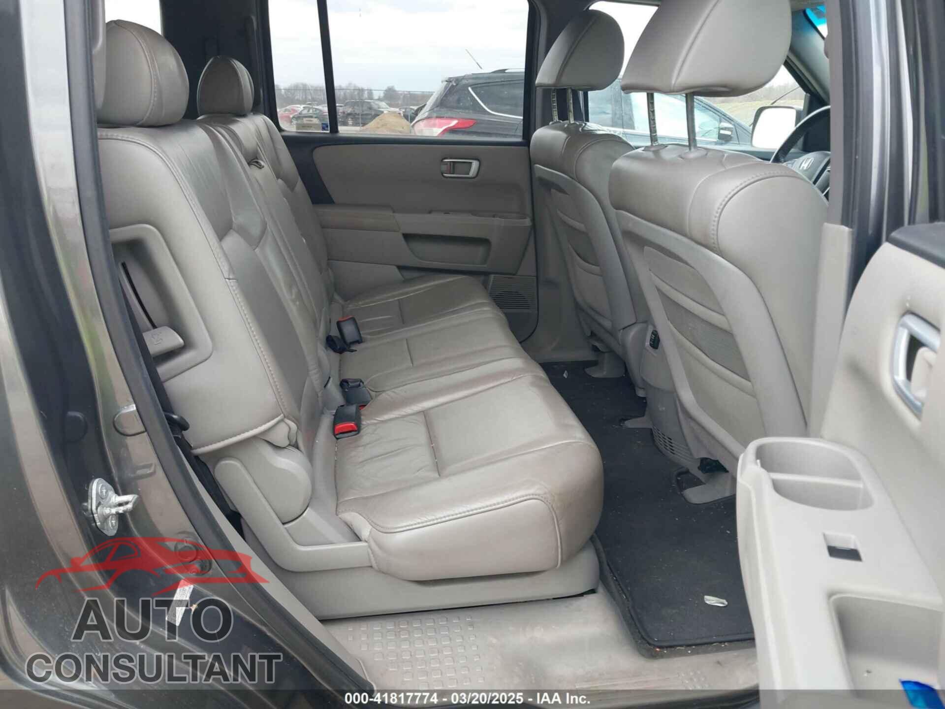 HONDA PILOT 2011 - 5FNYF4H53BB076597
