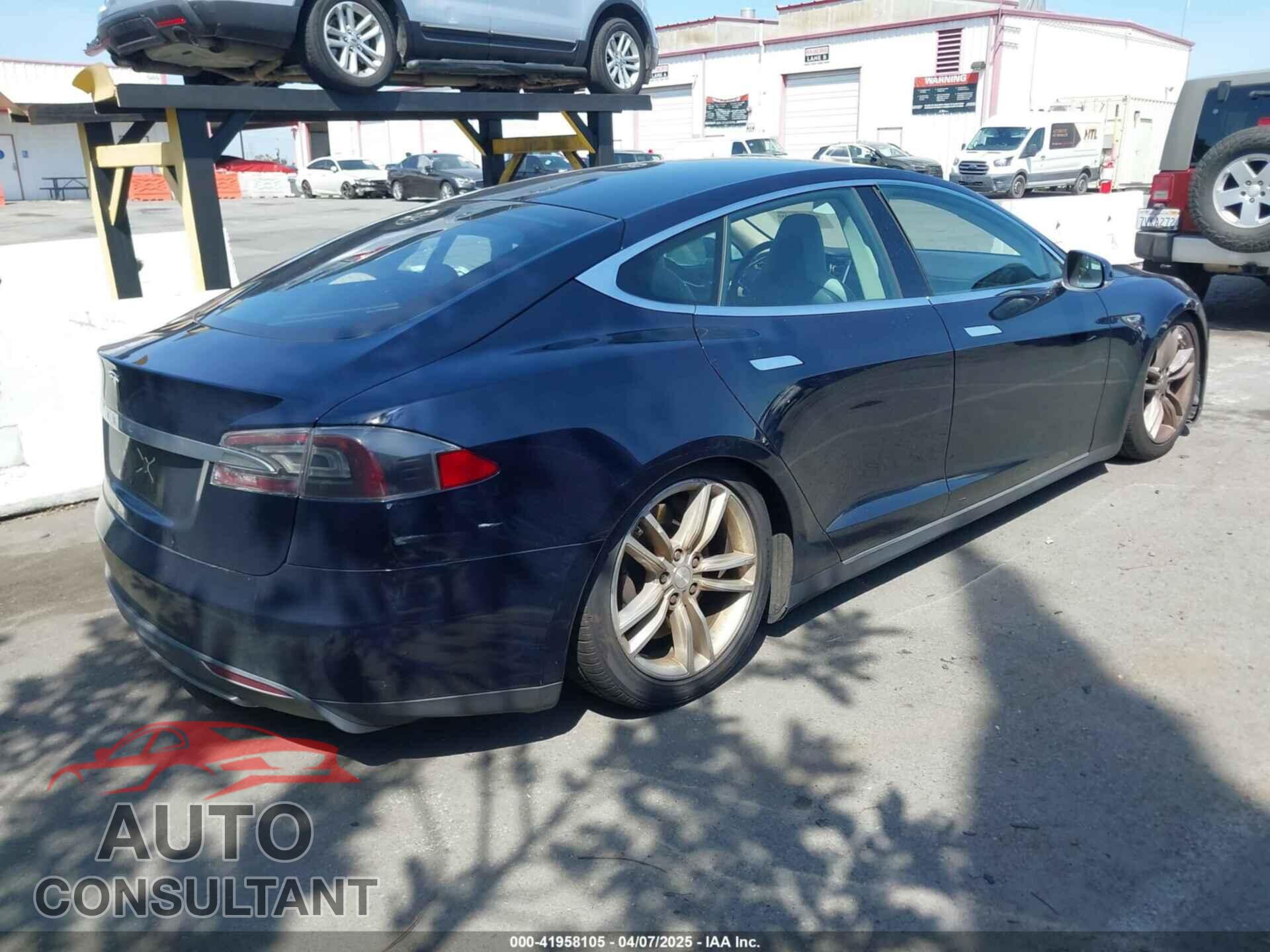 TESLA MODEL S 2013 - 5YJSA1CNXDFP06077