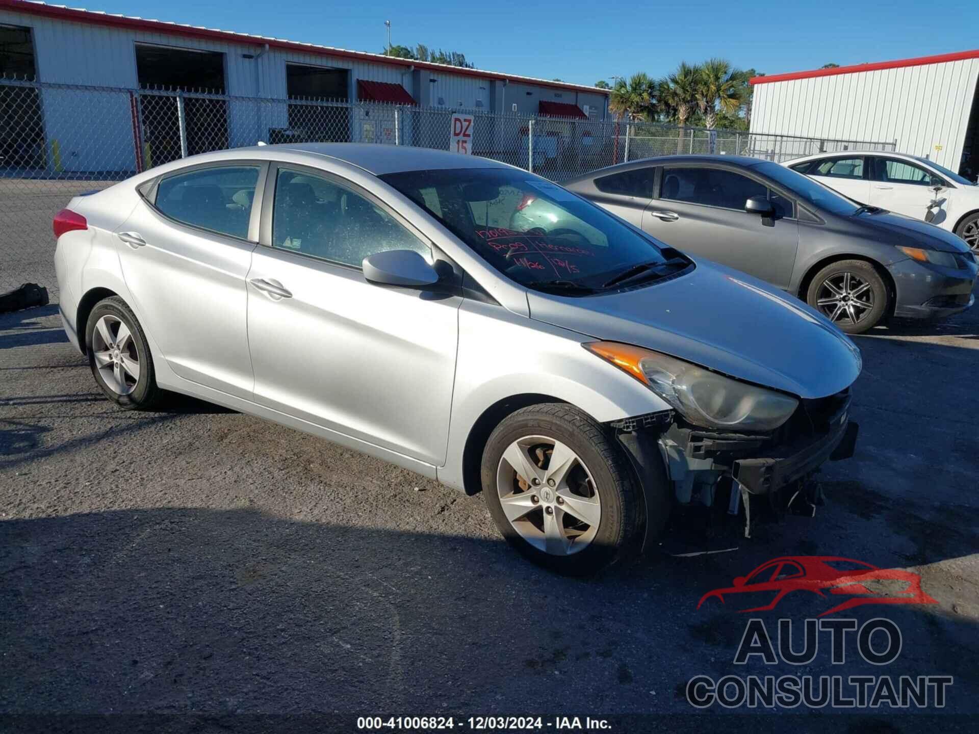 HYUNDAI ELANTRA 2012 - KMHDH4AE0CU209484