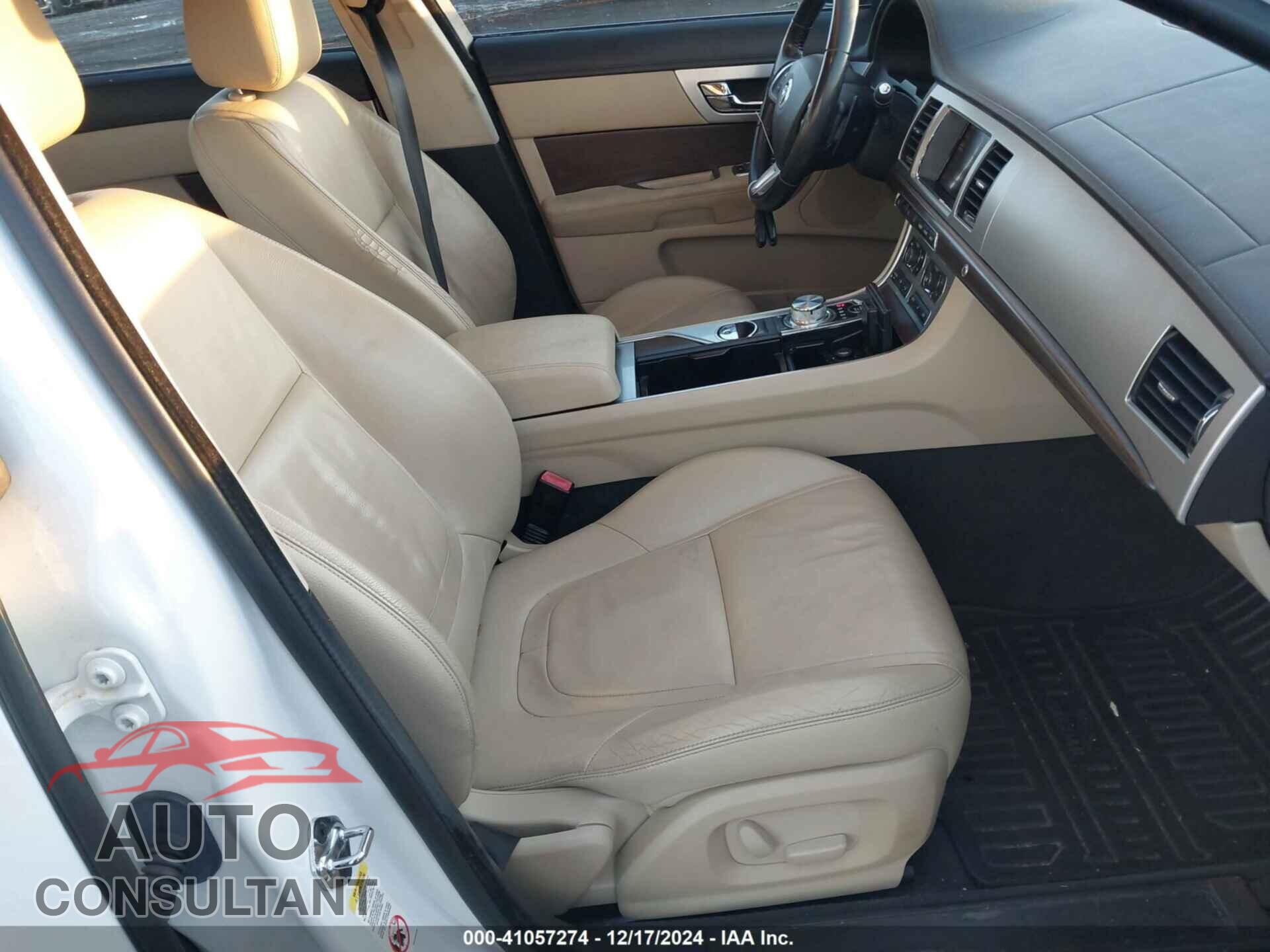 JAGUAR XF 2013 - SAJWA0ES3DPS66130