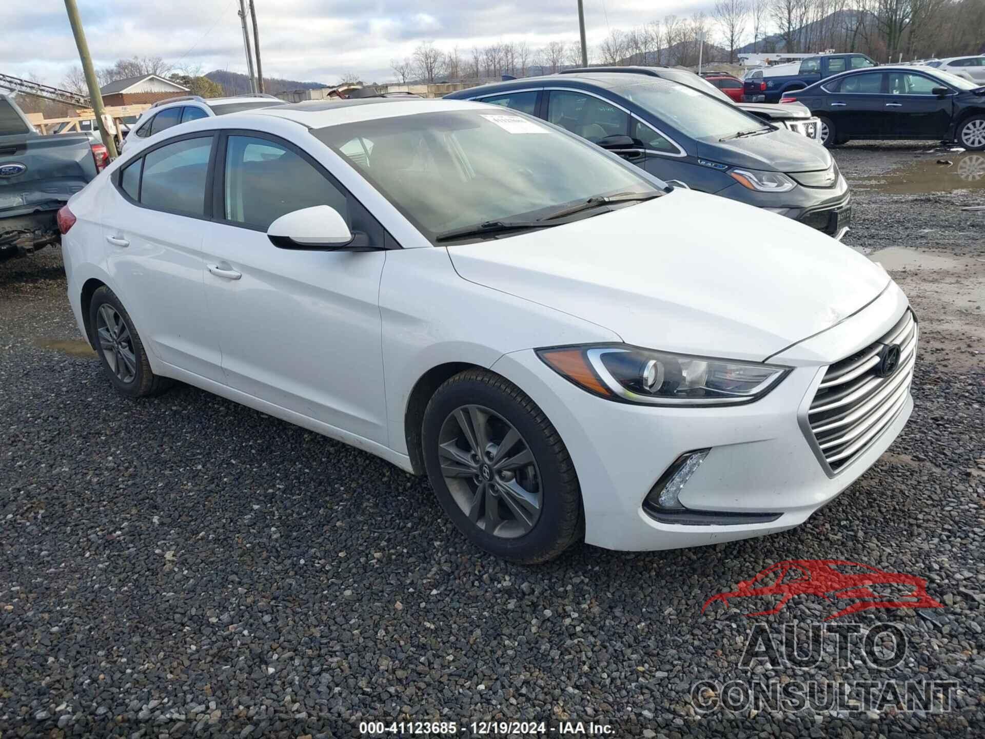 HYUNDAI ELANTRA 2018 - 5NPD84LF2JH303139