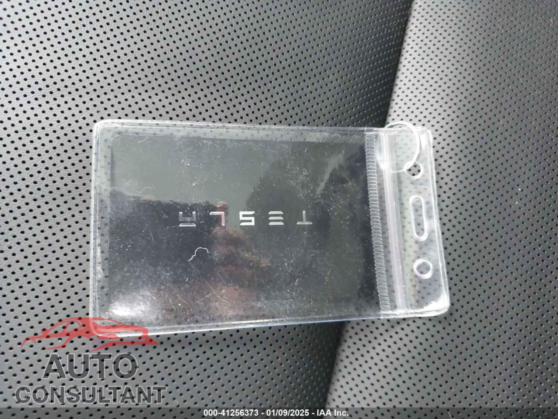 TESLA MODEL 3 2024 - 5YJ3E1EA3RF737469