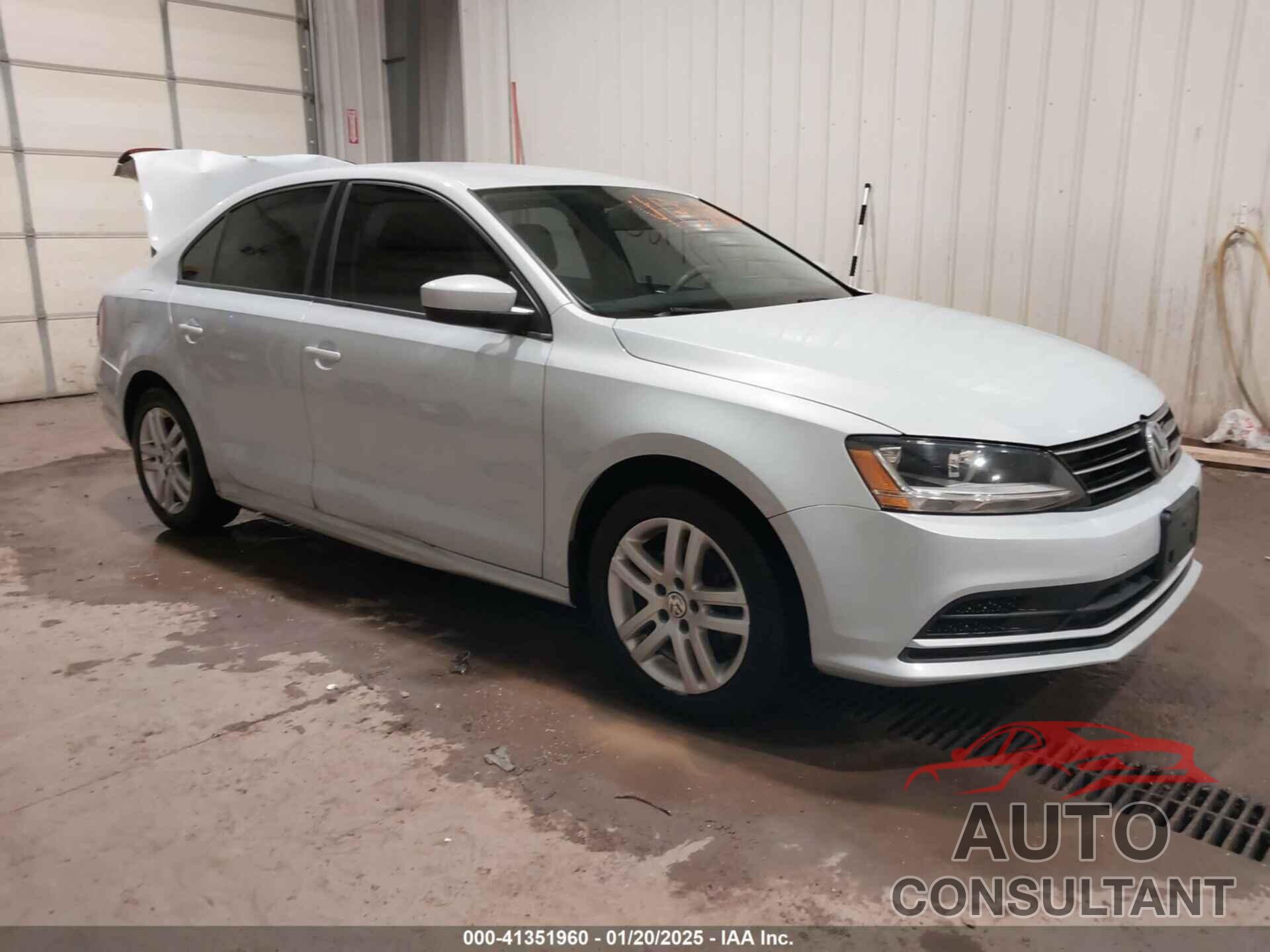 VOLKSWAGEN JETTA 2018 - 3VW2B7AJ7JM262337