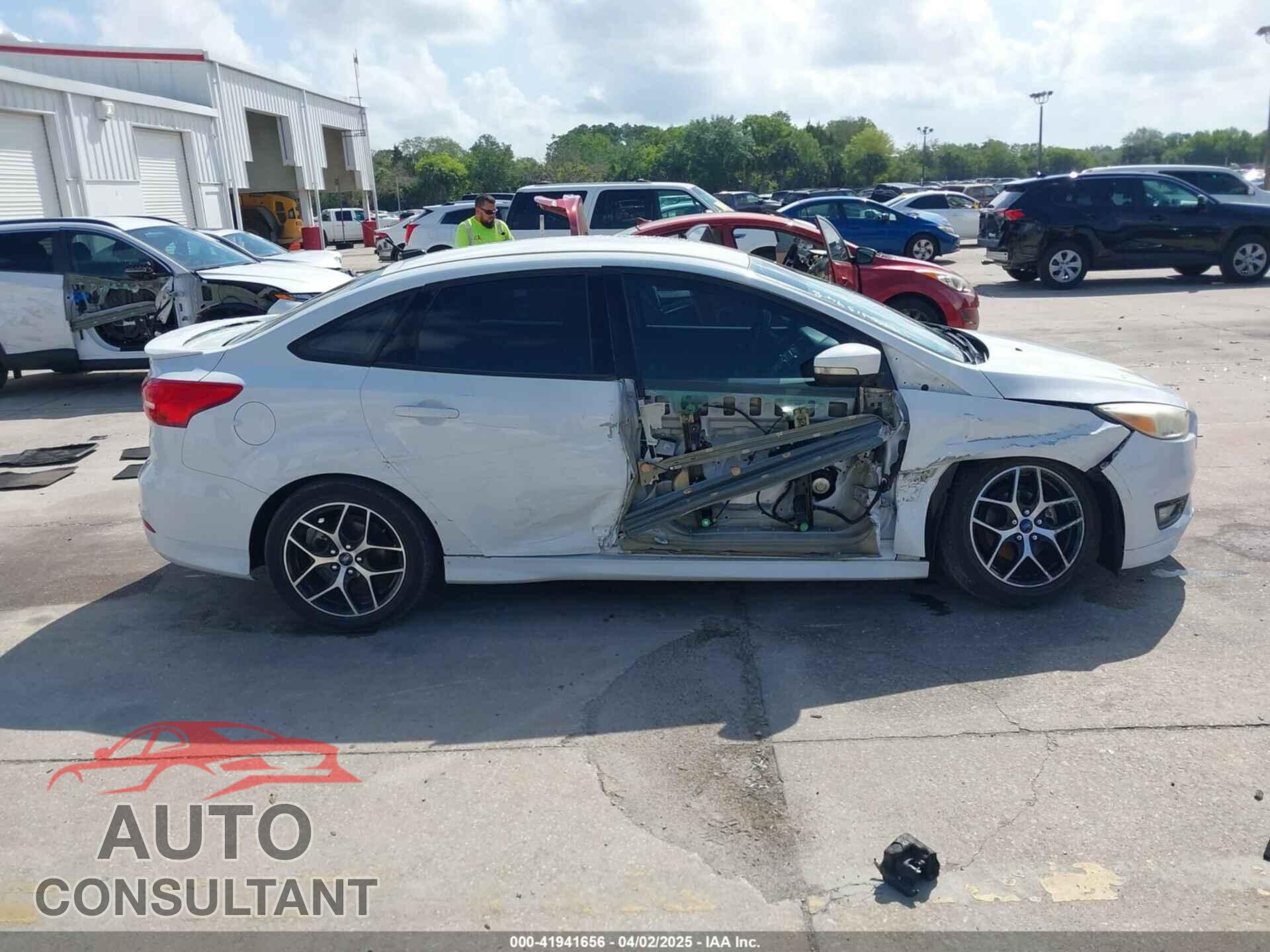 FORD FOCUS 2016 - 1FADP3F2XGL356462