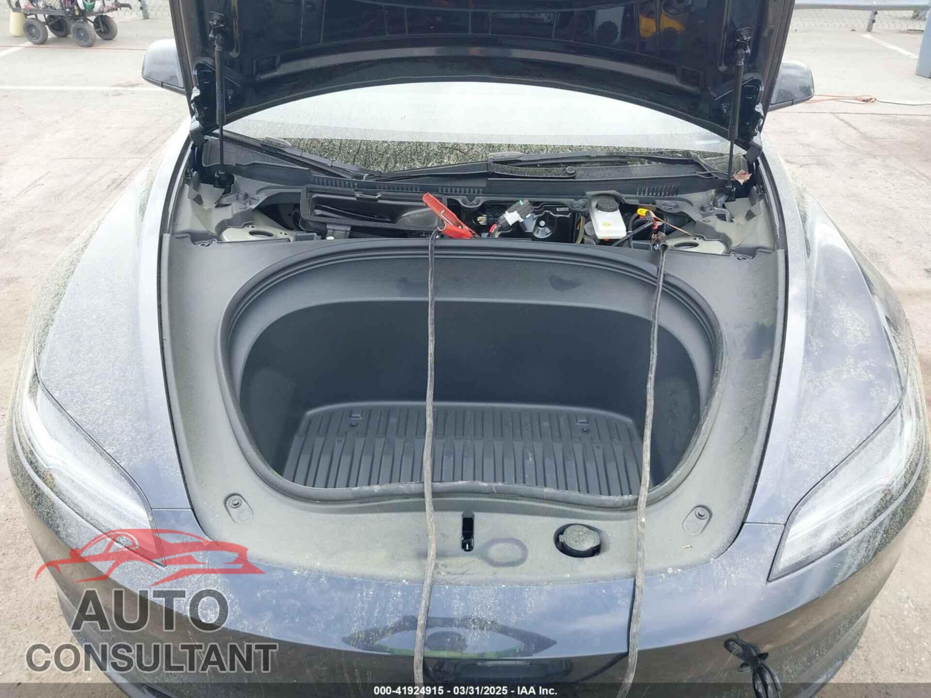 TESLA MODEL 3 2025 - 5YJ3E1EA5SF890621