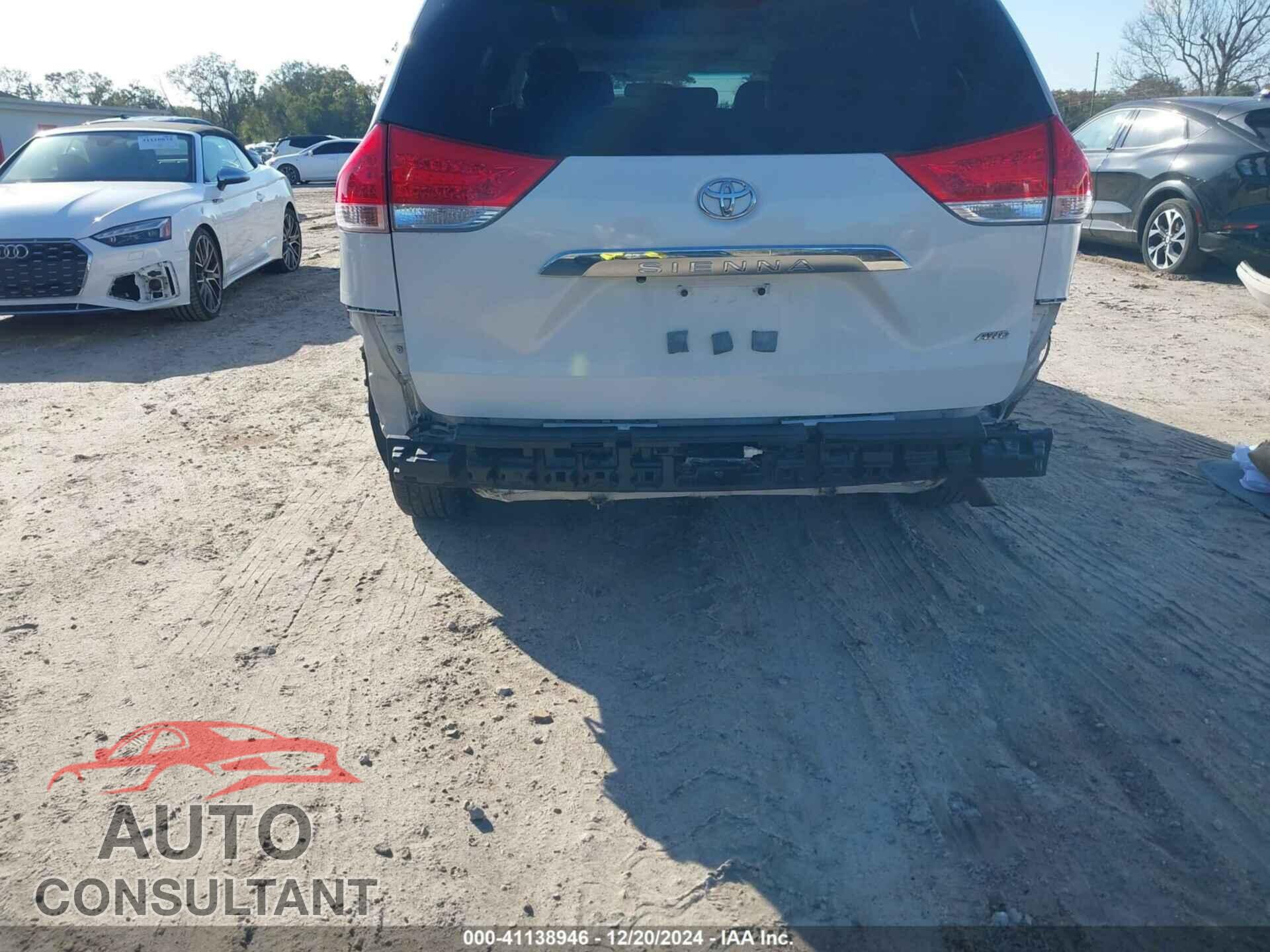 TOYOTA SIENNA 2011 - 5TDDK3DC7BS028735
