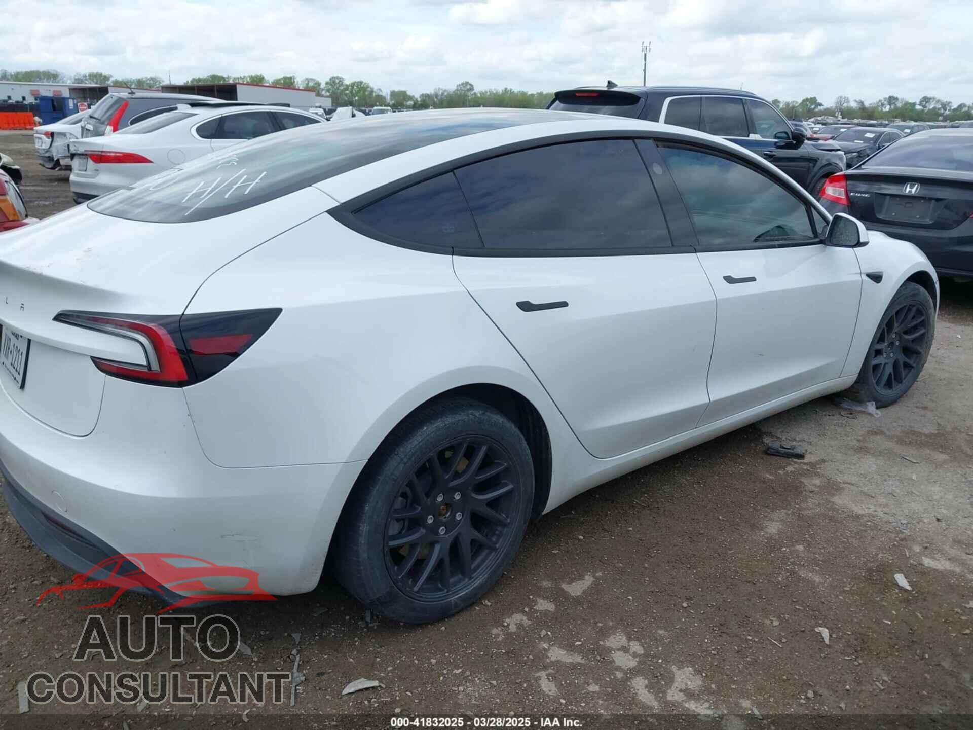 TESLA MODEL 3 2024 - 5YJ3E1EA2RF731663