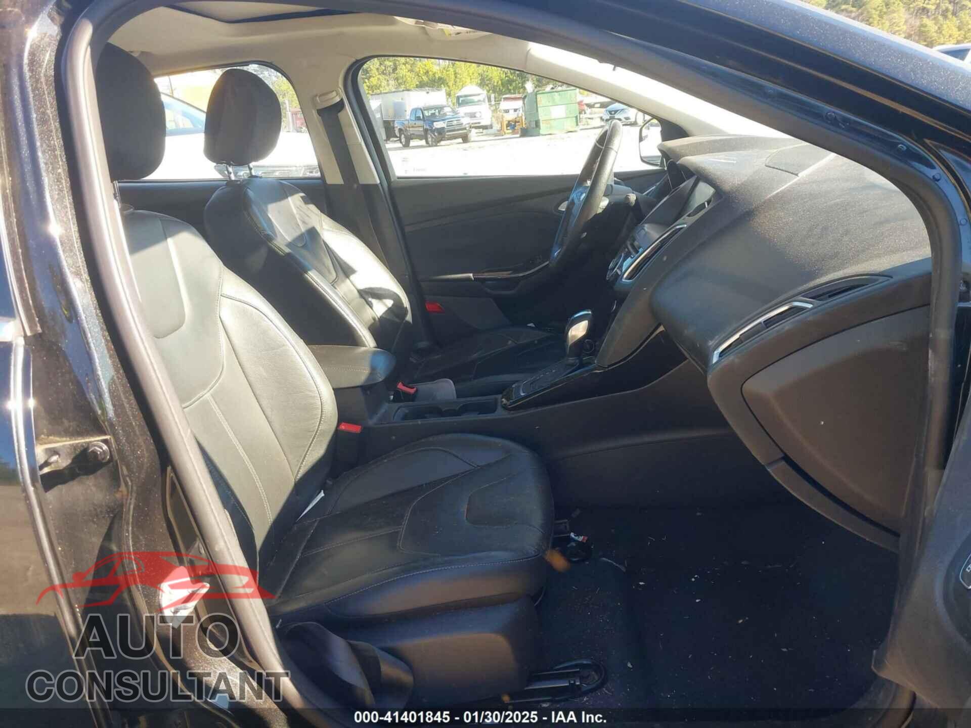 FORD FOCUS 2015 - 1FADP3N27FL258845