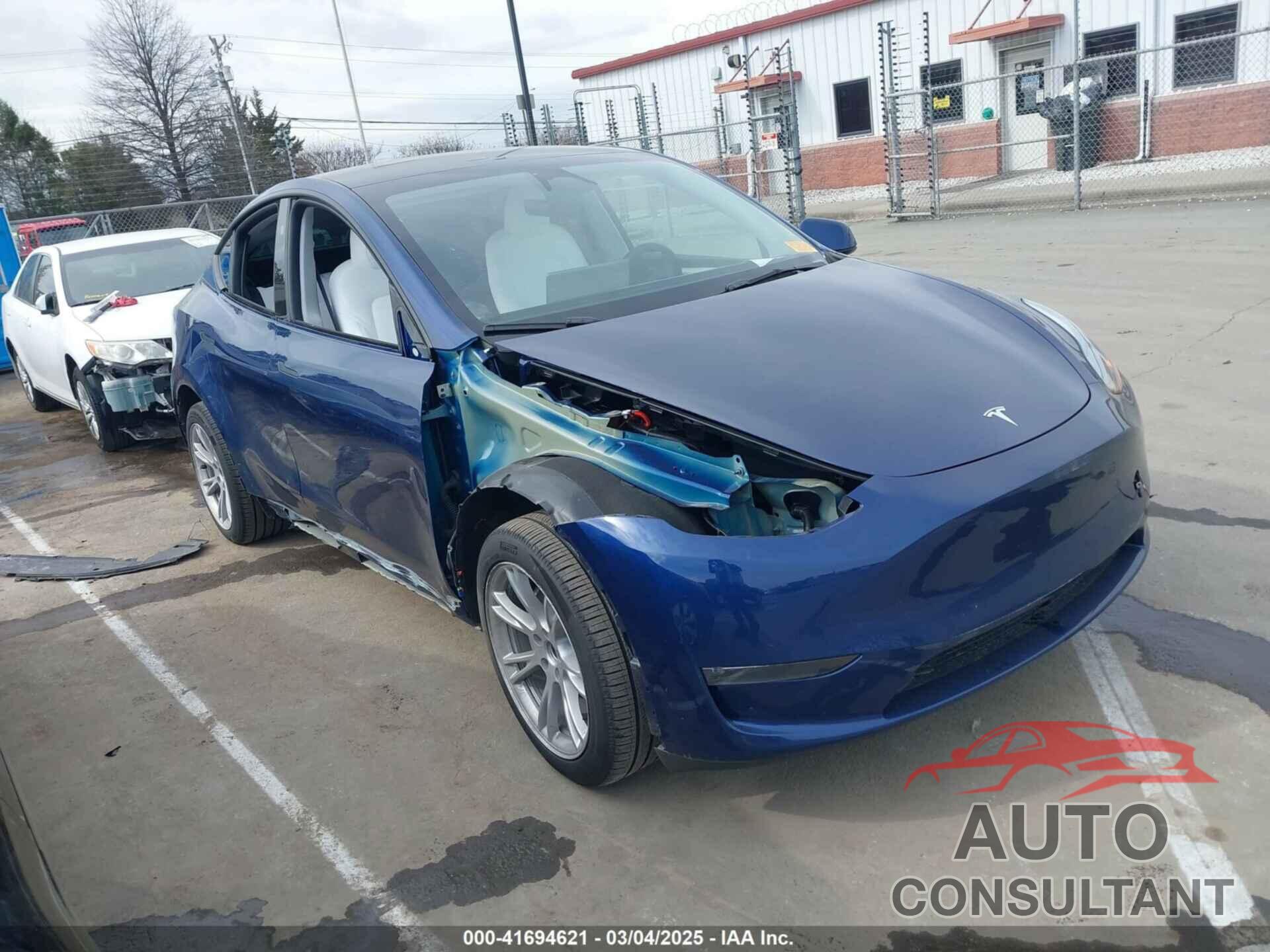 TESLA MODEL Y 2024 - 7SAYGDEE9RA244657