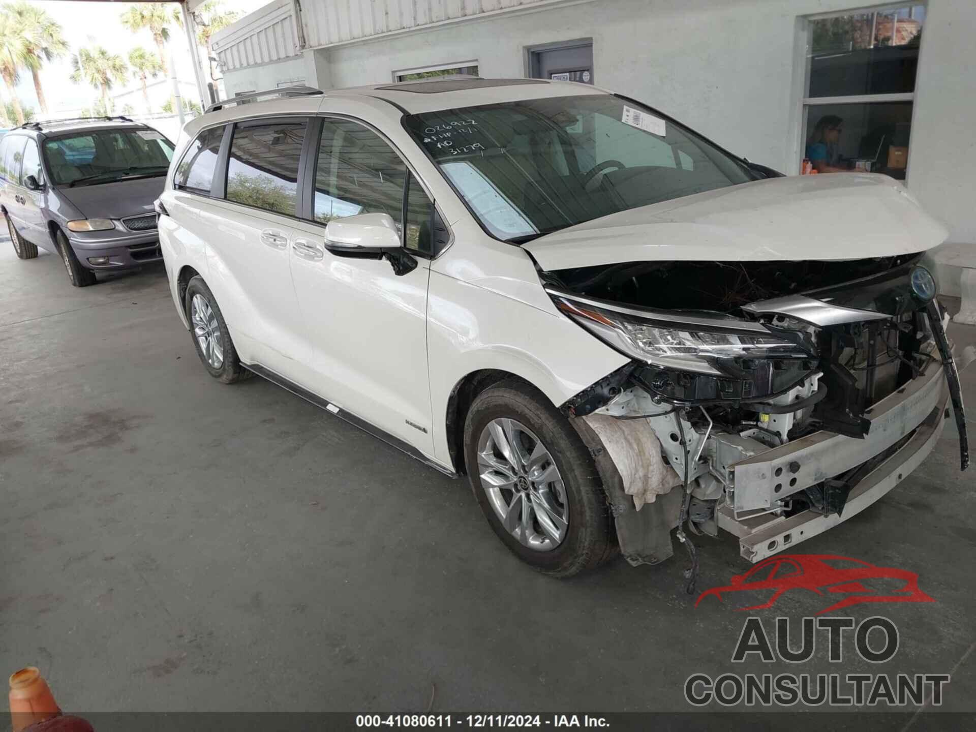 TOYOTA SIENNA 2021 - 5TDZRKEC0MS026922