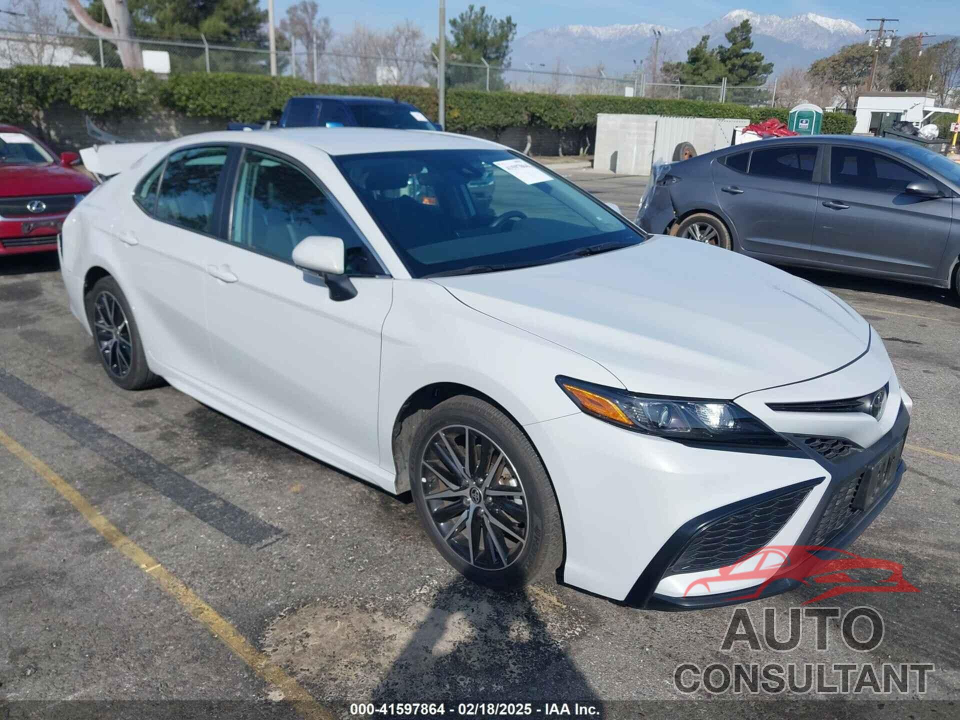 TOYOTA CAMRY 2024 - 4T1G11AK1RU245442