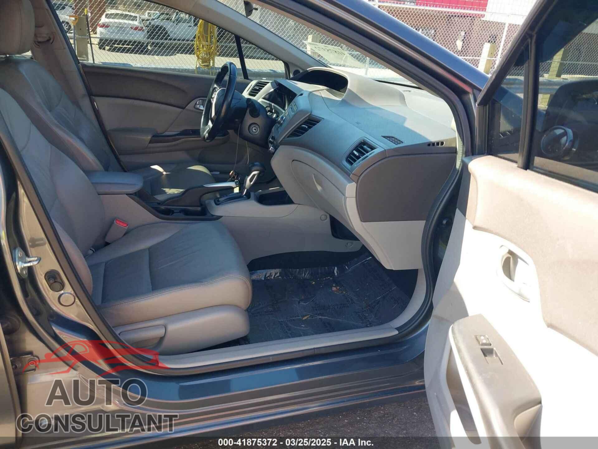 HONDA CIVIC 2012 - 2HGFB2F95CH556957