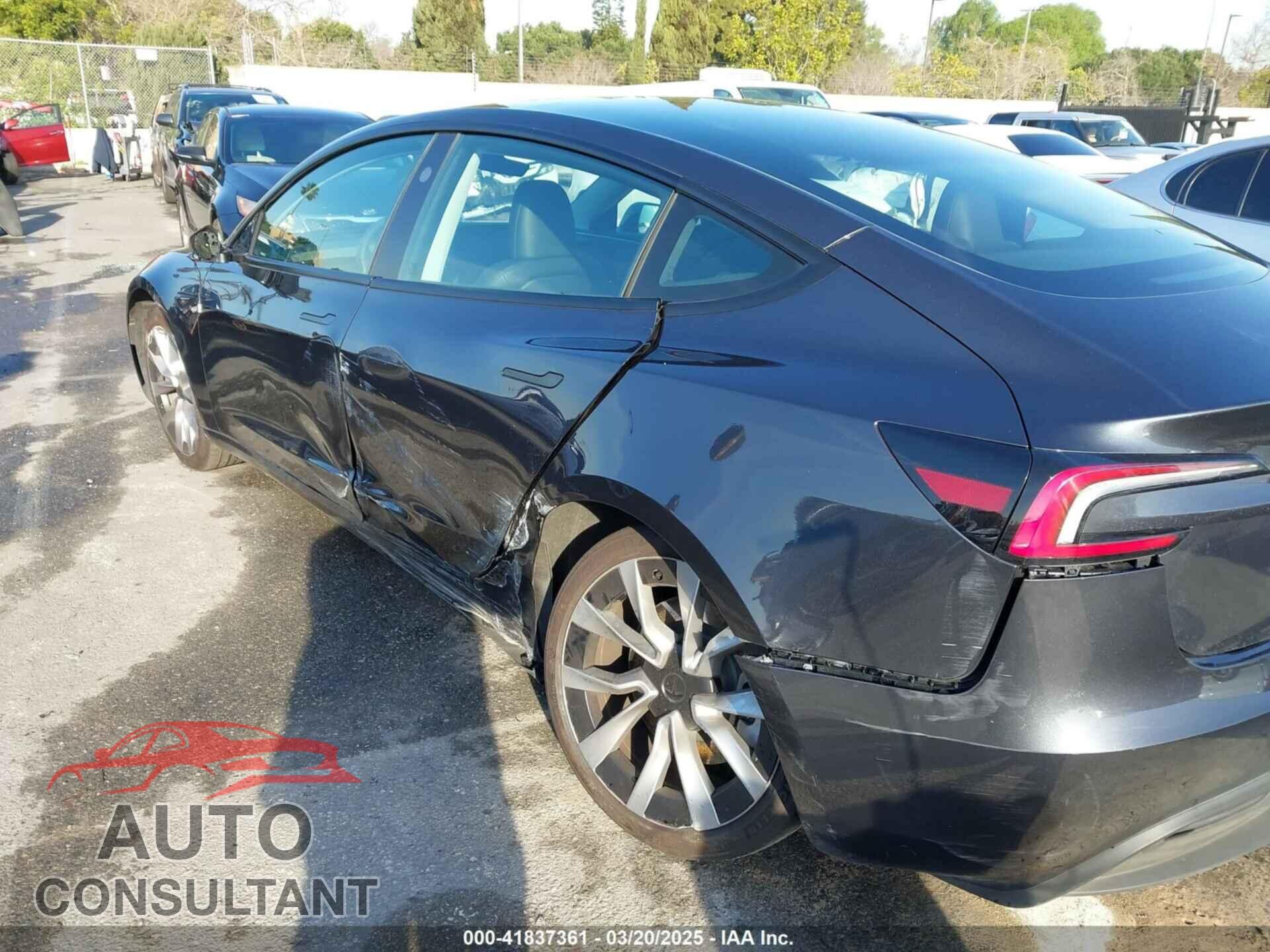 TESLA MODEL 3 2024 - 5YJ3E1EA2RF742887